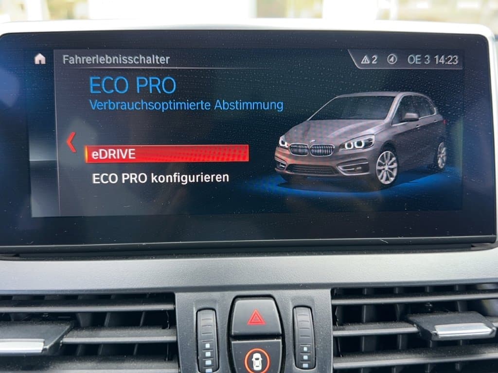 BMW 225xe - Thumbnail 28