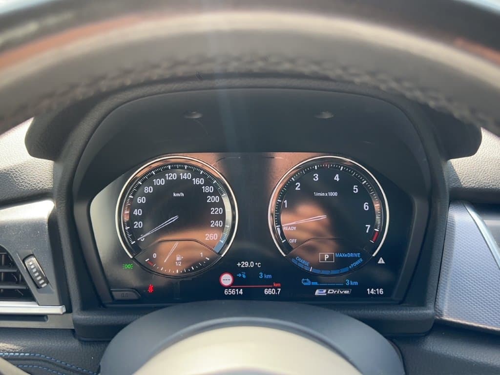 BMW 225xe - Thumbnail 31