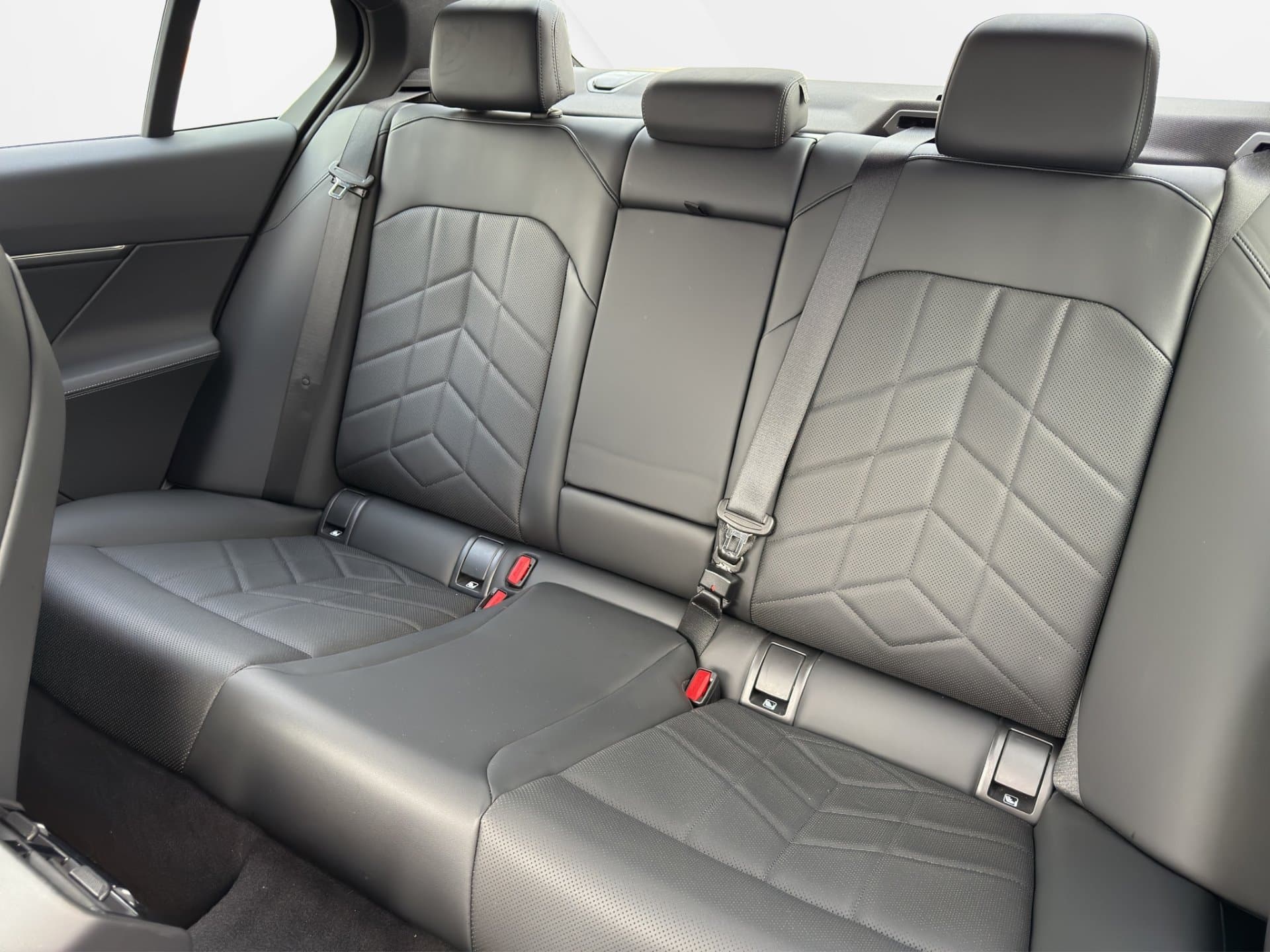 BMW 520d xDrive - Thumbnail 12