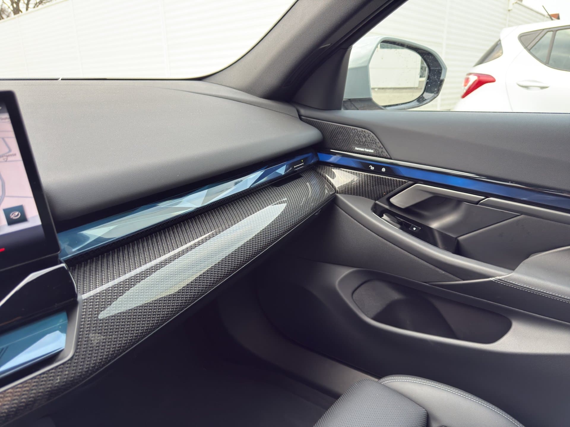 BMW 520d xDrive - Thumbnail 24