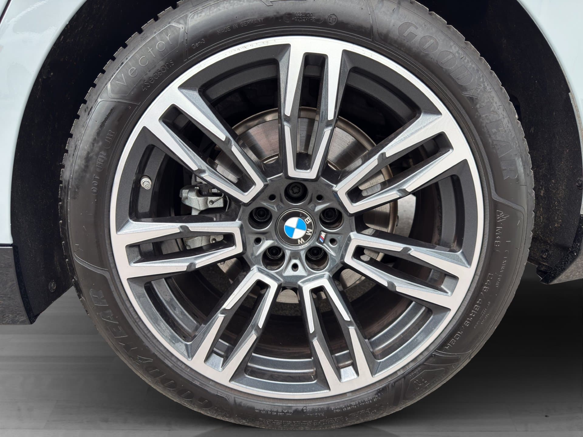 BMW 520d xDrive - Thumbnail 36