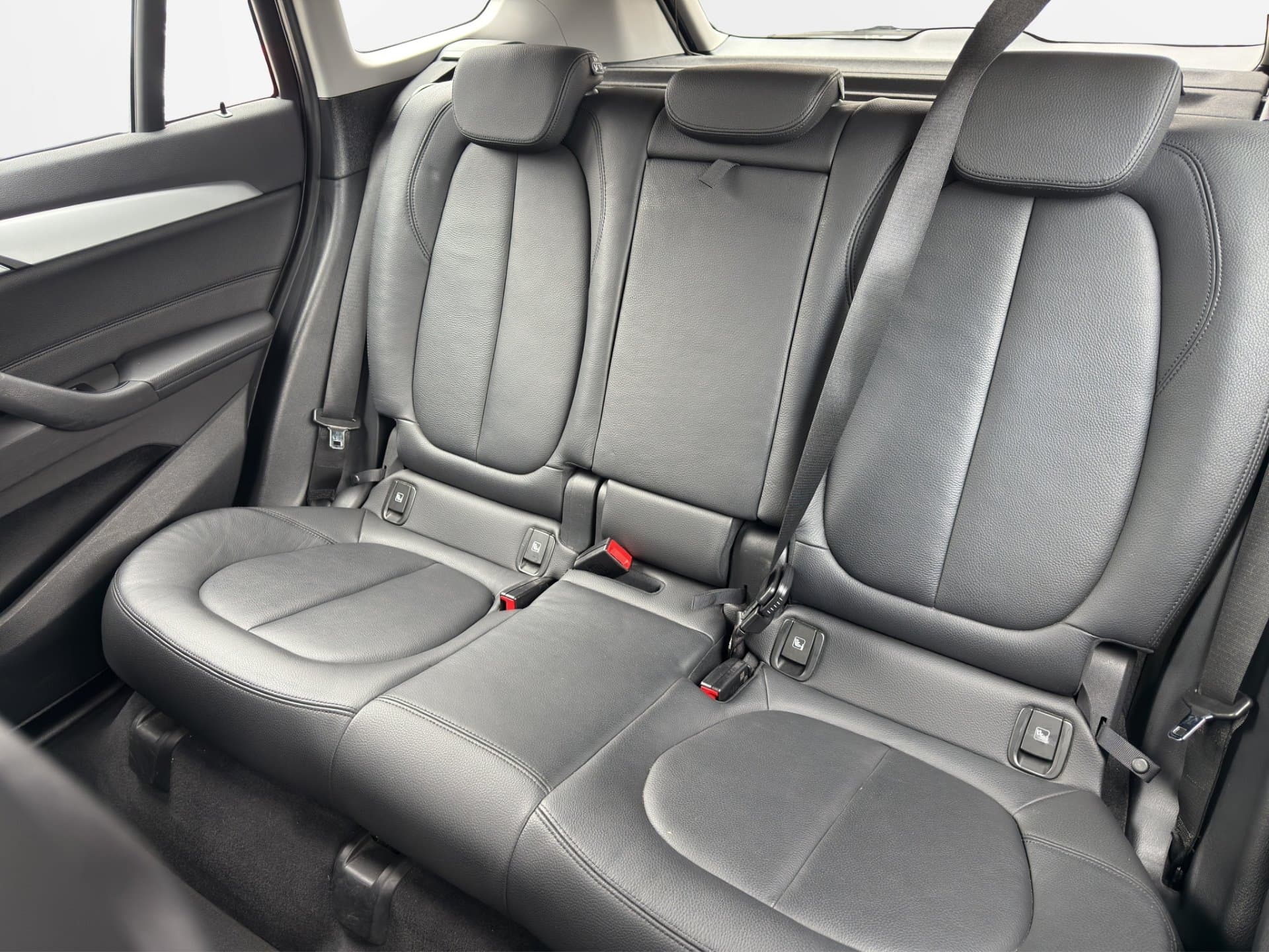 BMW X1 sDrive16d - Thumbnail 11