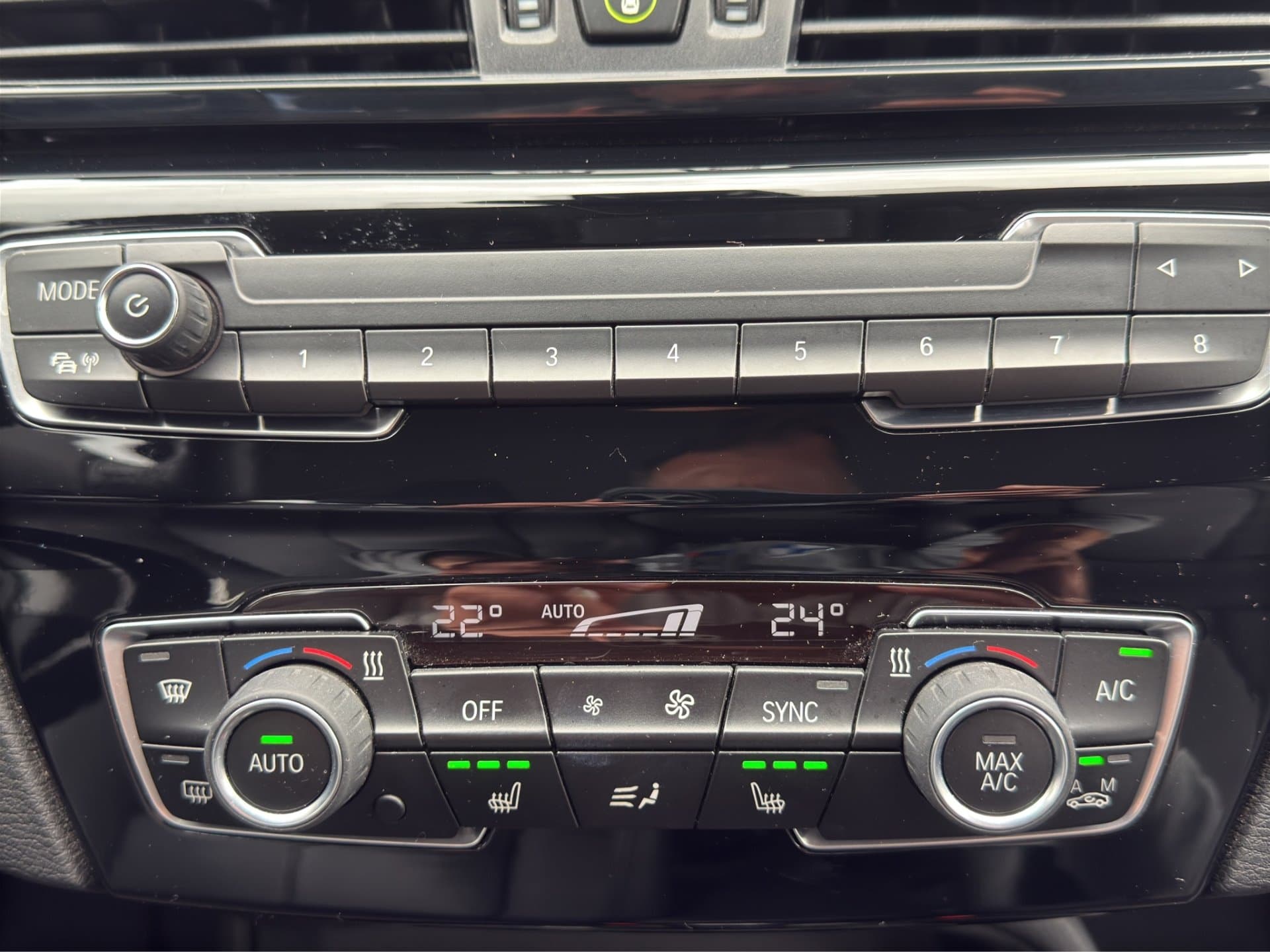 BMW X1 sDrive16d - Thumbnail 22