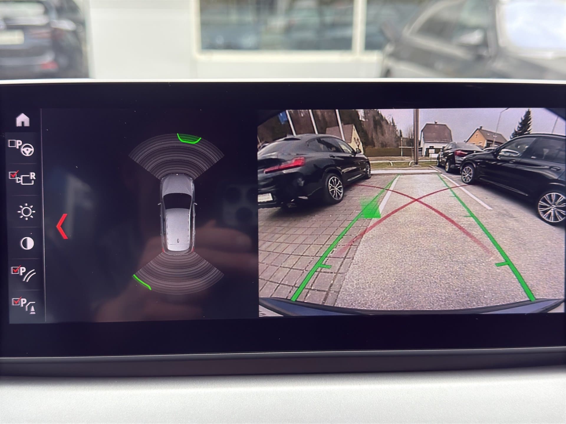 BMW X1 sDrive16d - Thumbnail 24