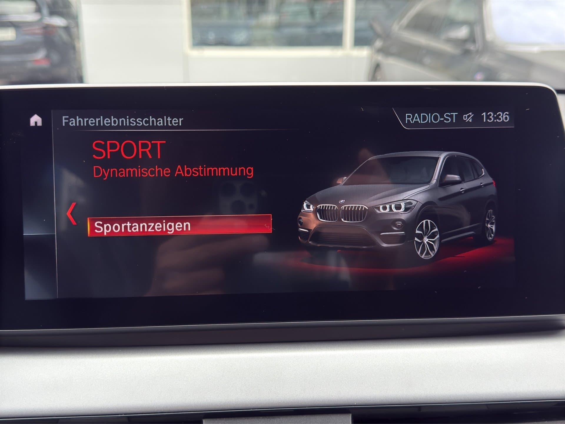 BMW X1 sDrive16d - Thumbnail 26