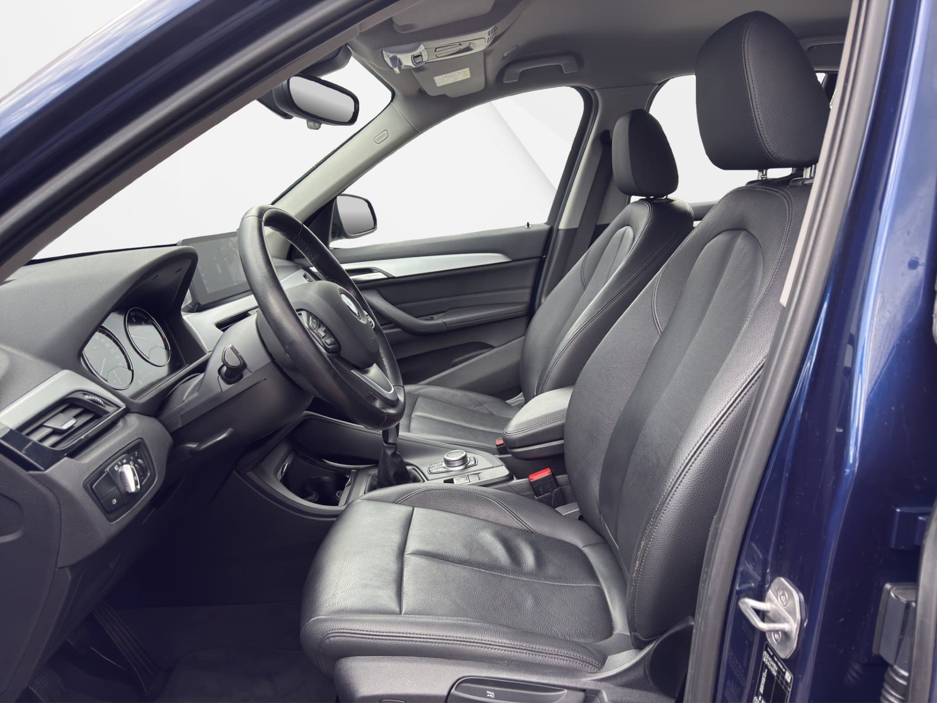 BMW X1 sDrive16d - Thumbnail 9