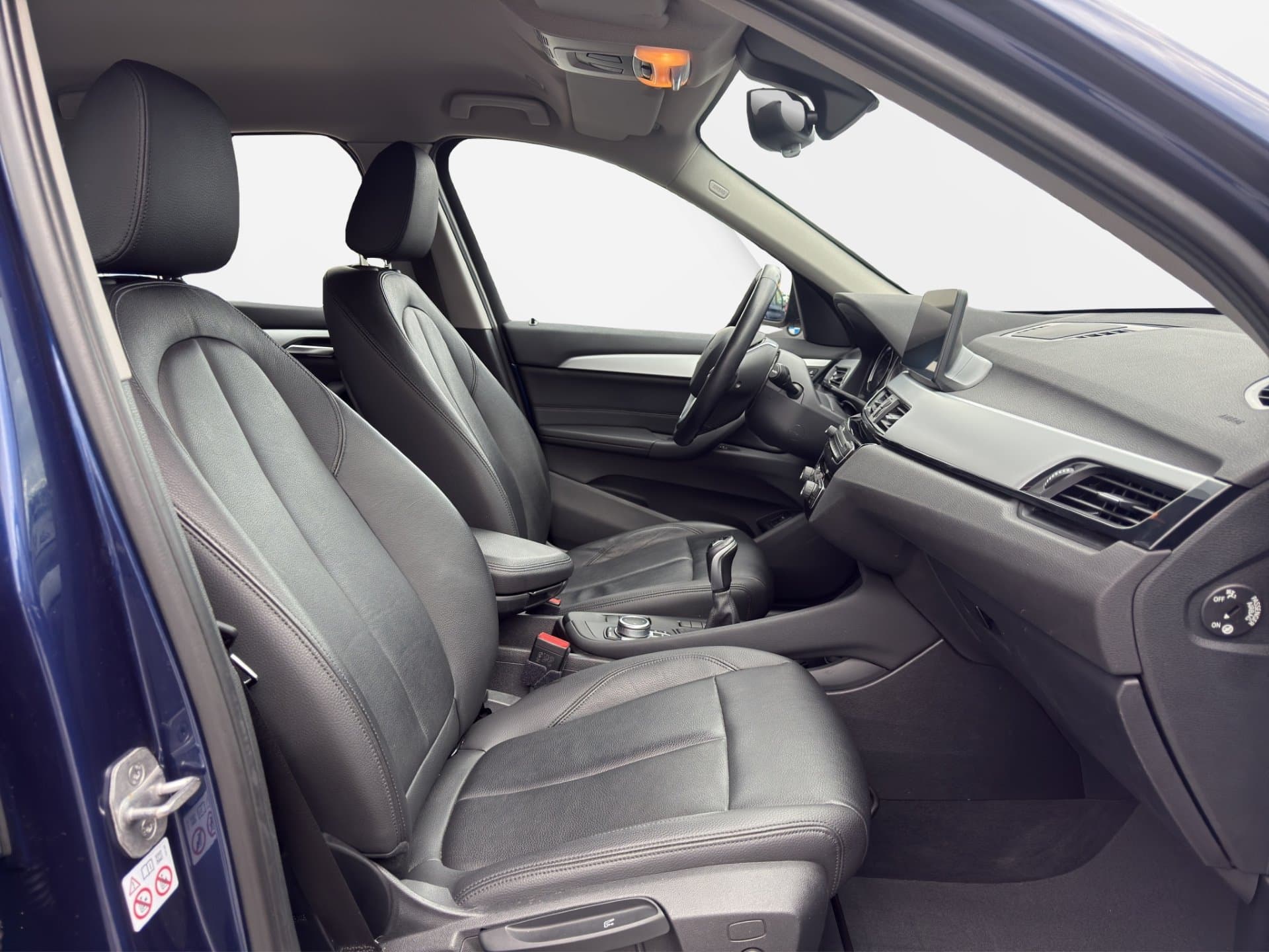 BMW X1 sDrive16d - Thumbnail 10