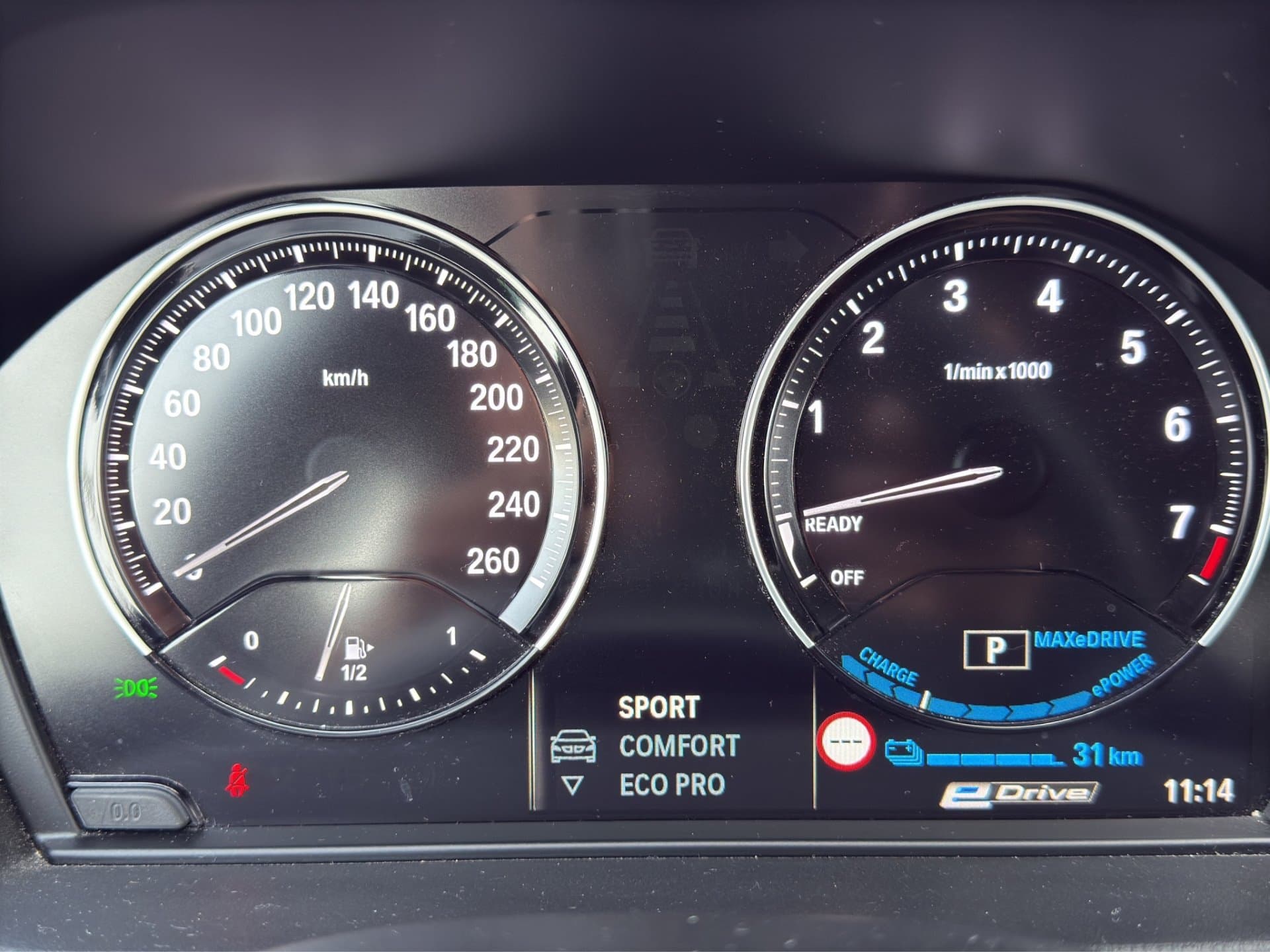 BMW X1 xDrive25e - Thumbnail 22