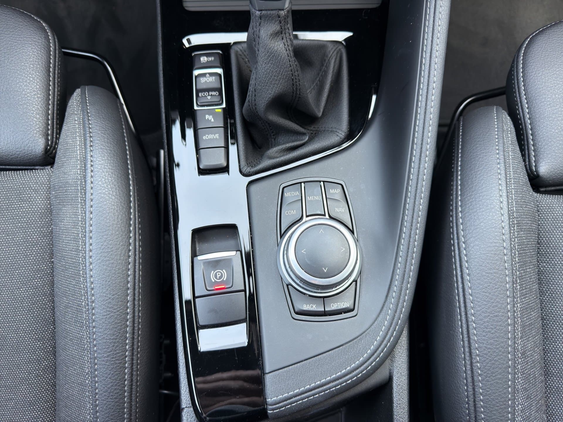 BMW X1 xDrive25e - Thumbnail 24