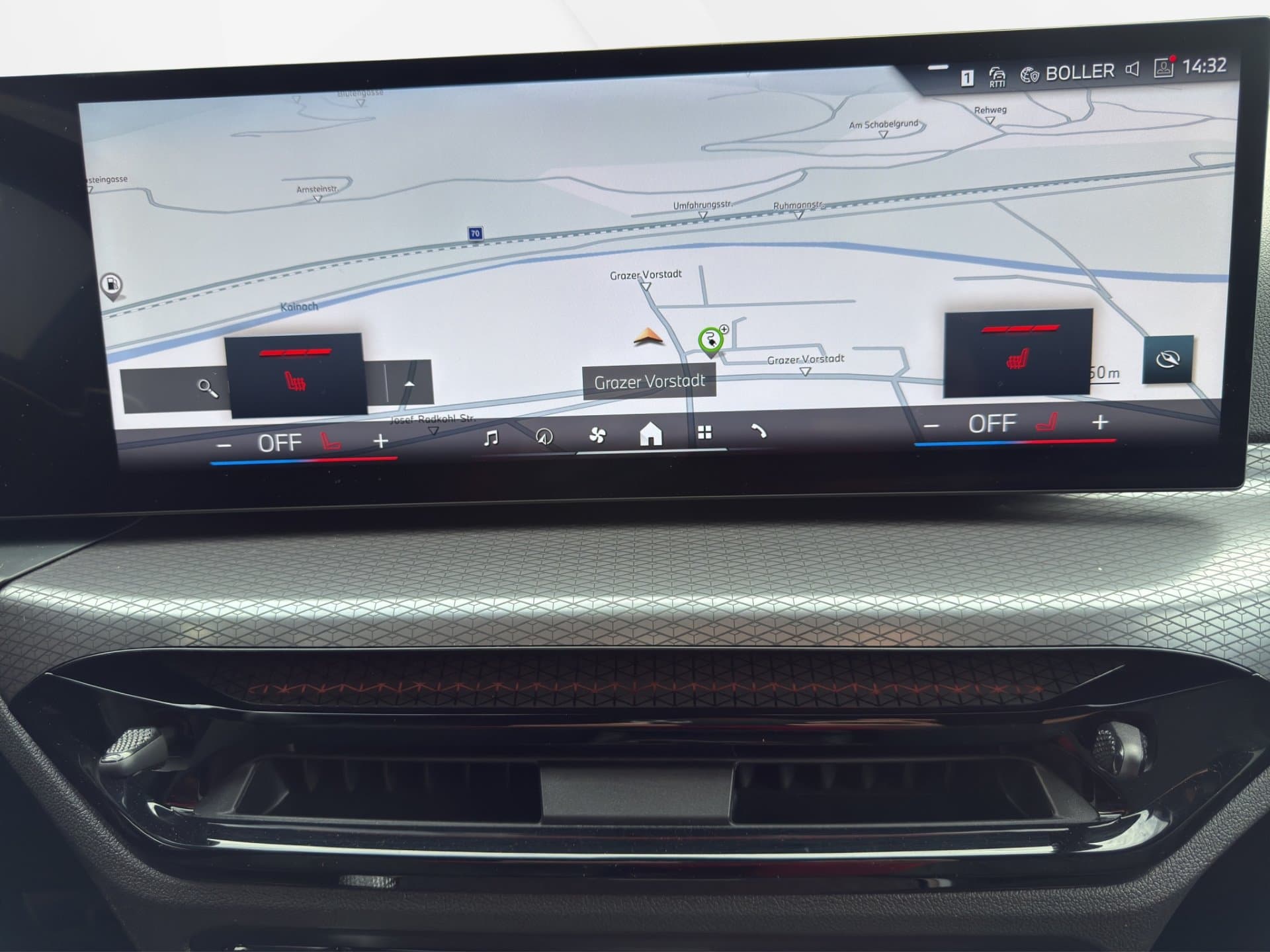 BMW 330e xDrive - Thumbnail 25