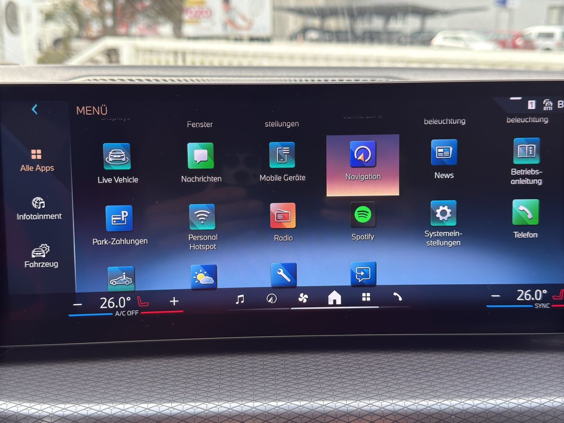 BMW 330e xDrive - Thumbnail 30