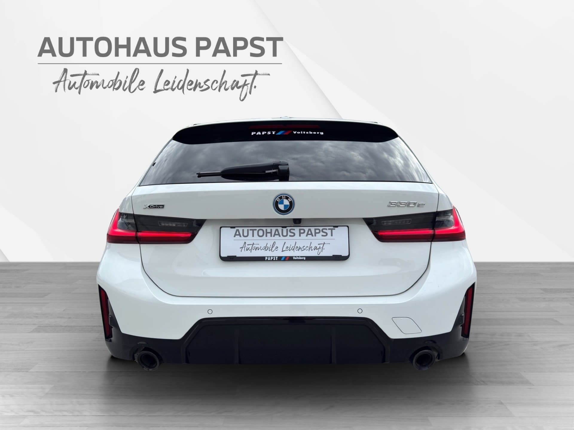 BMW 330e xDrive - Thumbnail 4