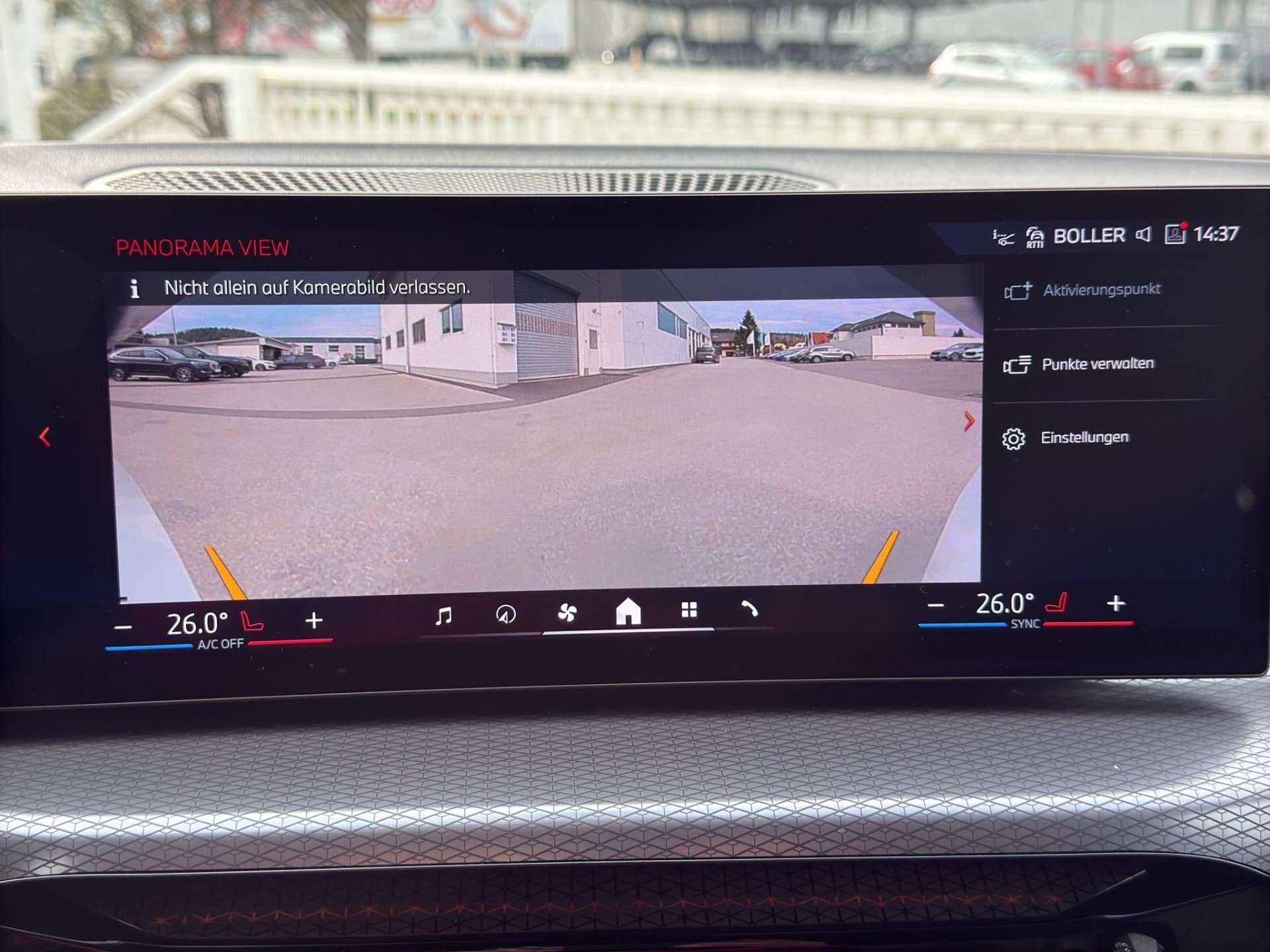 BMW 330e xDrive - Thumbnail 34