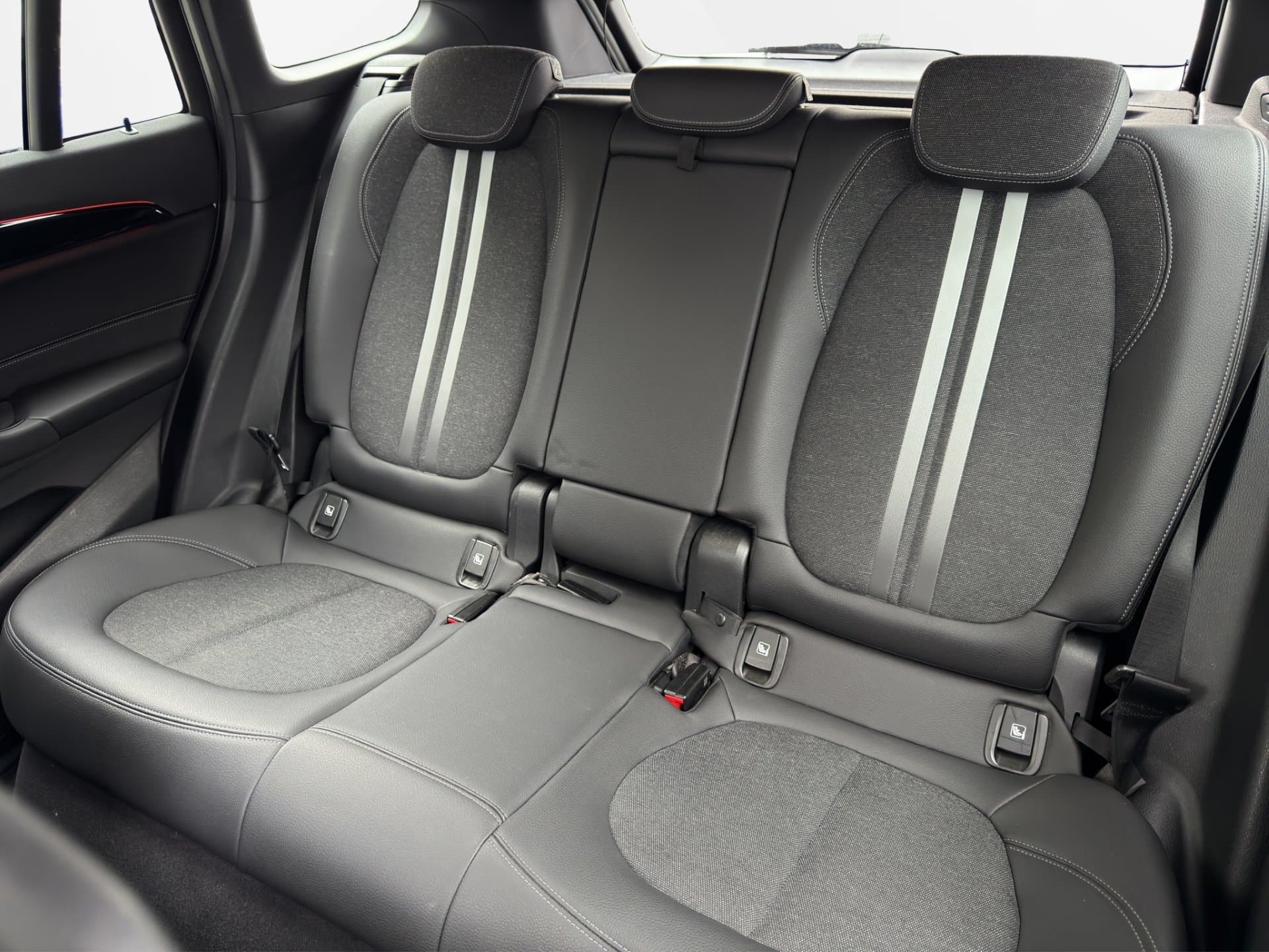 BMW X1 xDrive25e - Thumbnail 11