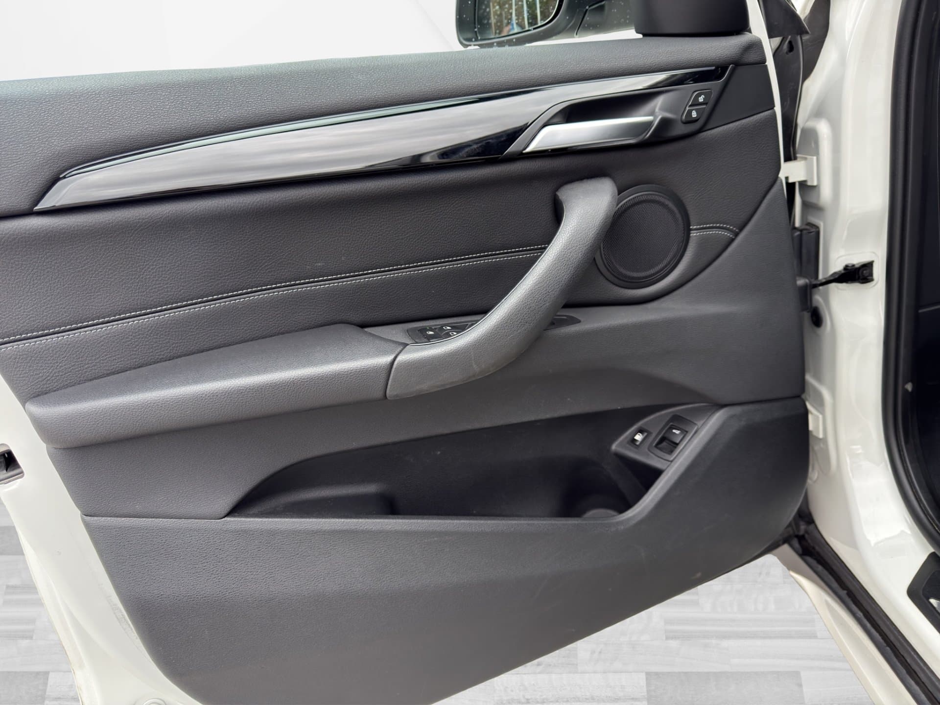 BMW X1 xDrive25e - Thumbnail 16