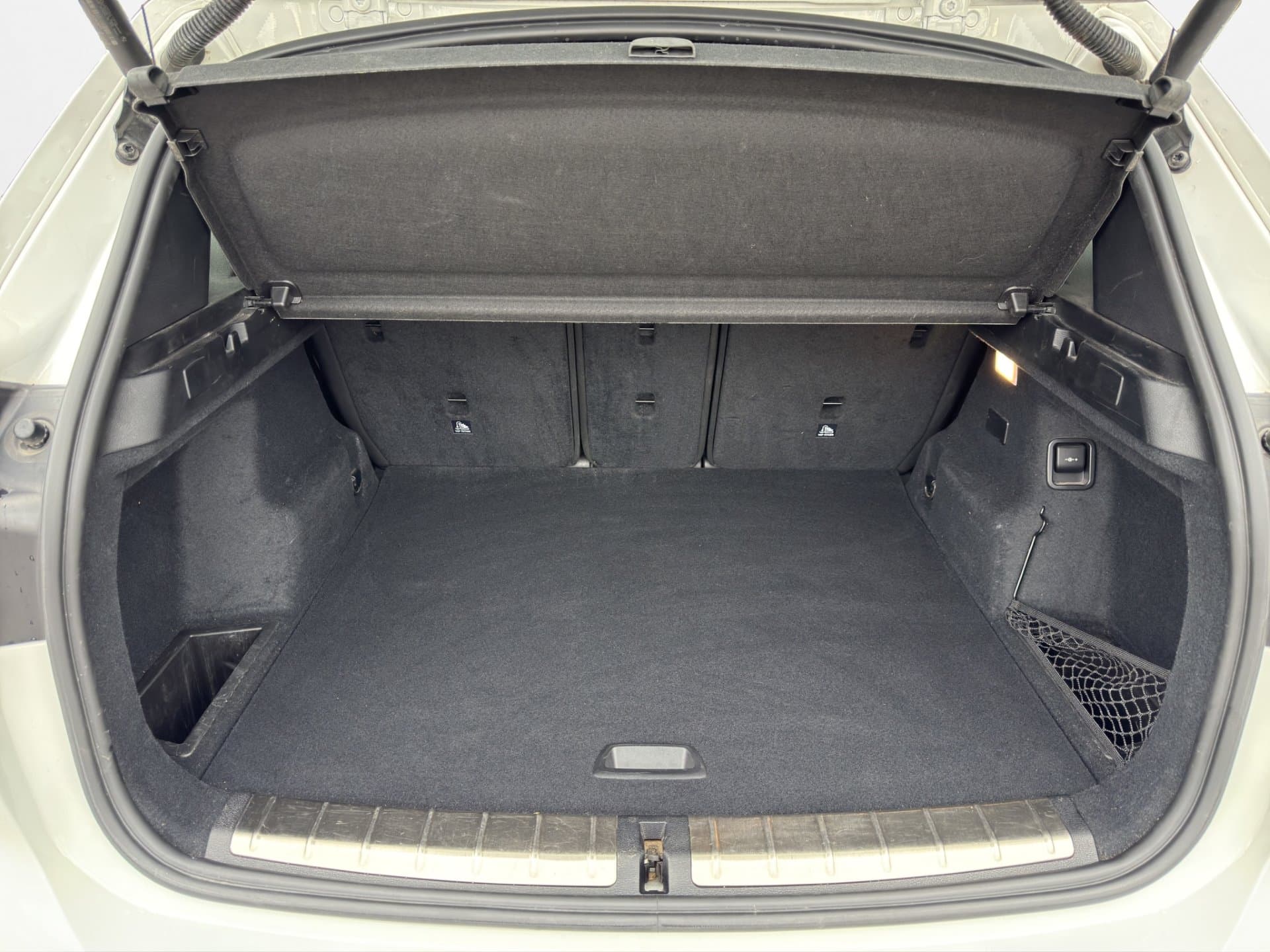 BMW X1 xDrive25e - Thumbnail 17