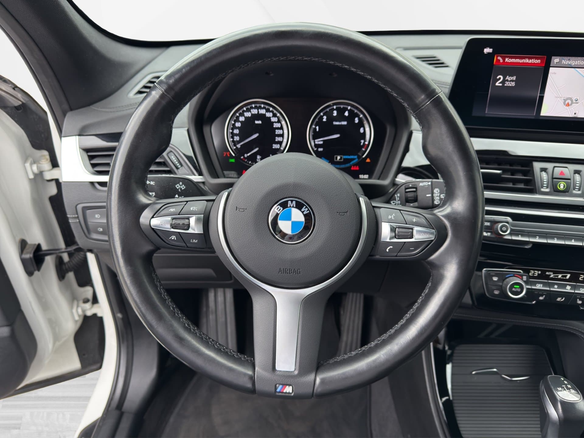 BMW X1 xDrive25e - Thumbnail 19