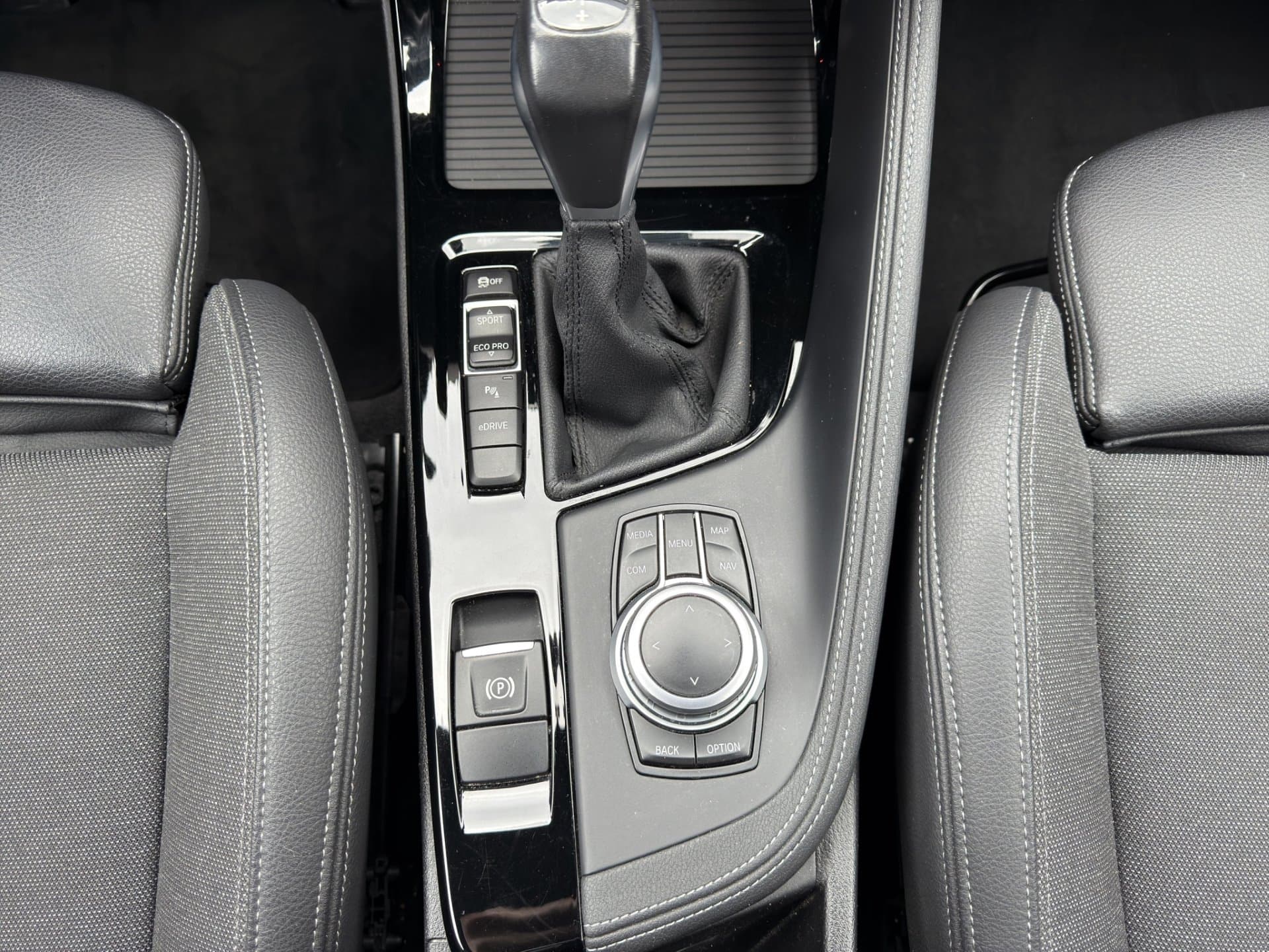 BMW X1 xDrive25e - Thumbnail 22