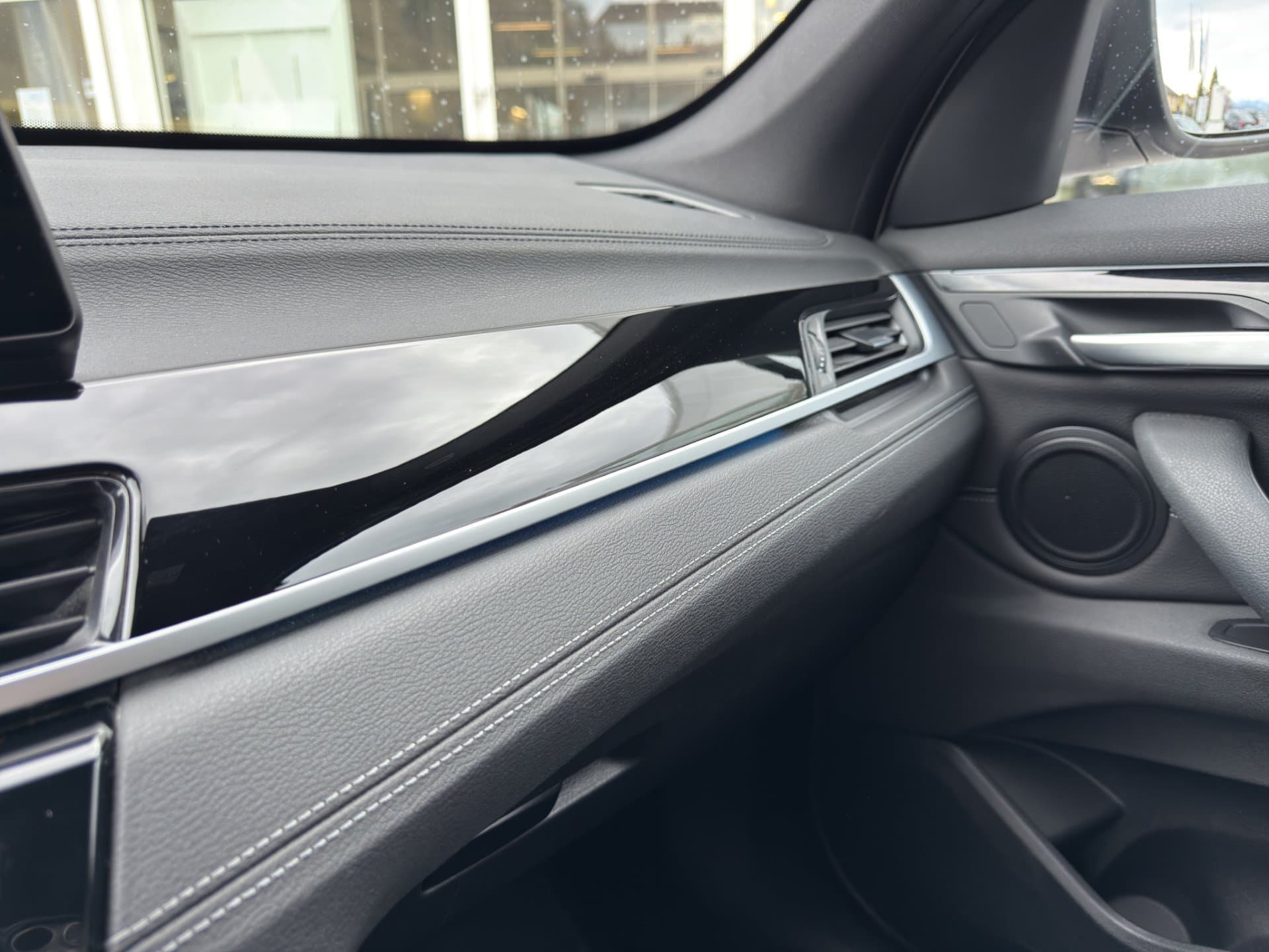 BMW X1 xDrive25e - Thumbnail 24