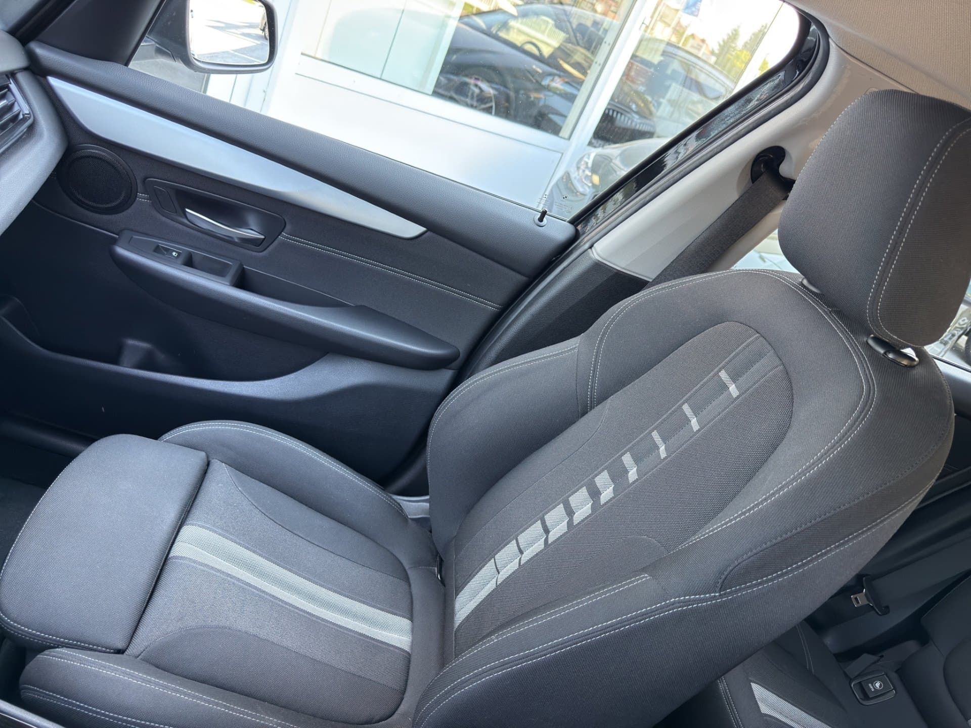 BMW 218d - Thumbnail 13