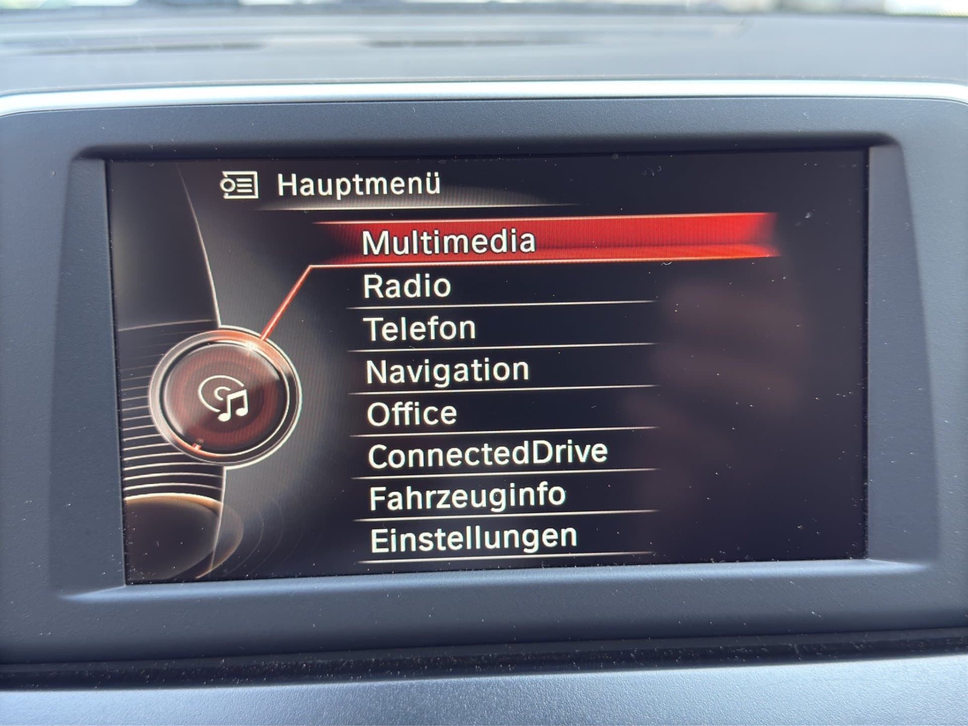 BMW 218d - Thumbnail 26