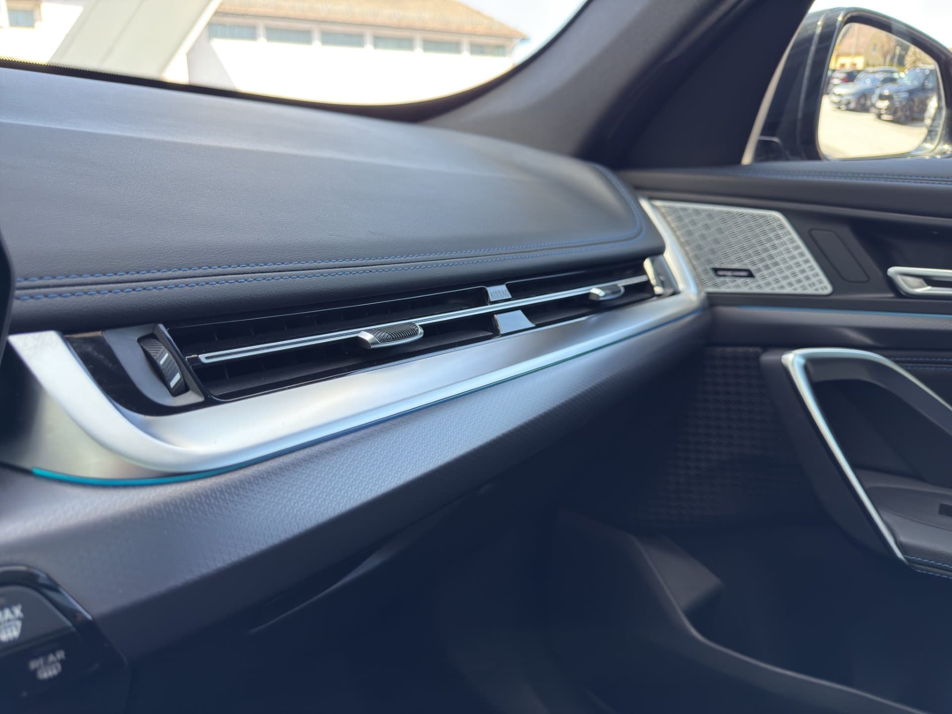 BMW X1 xDrive20d - Thumbnail 25