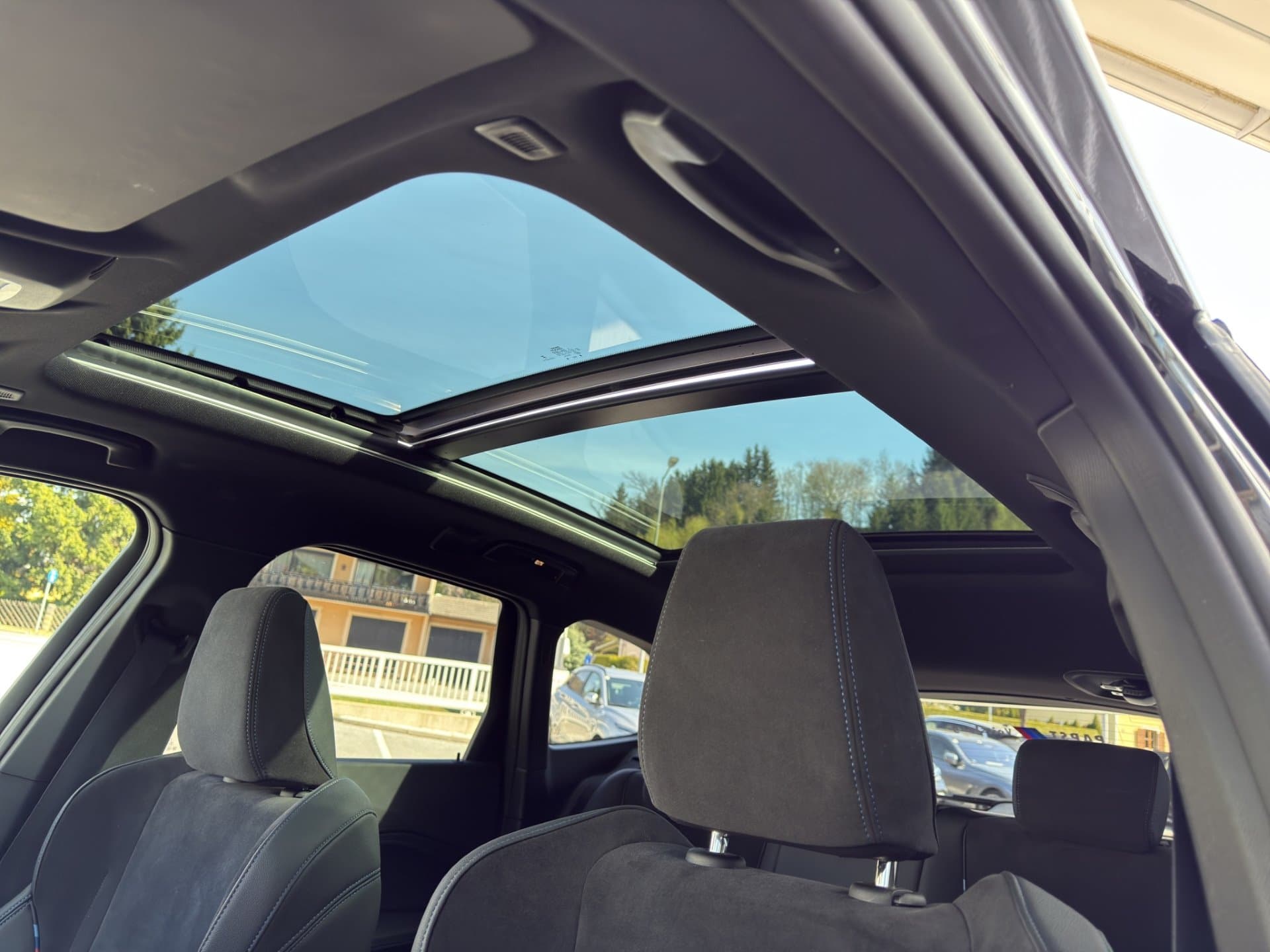 BMW X1 xDrive20d - Thumbnail 26