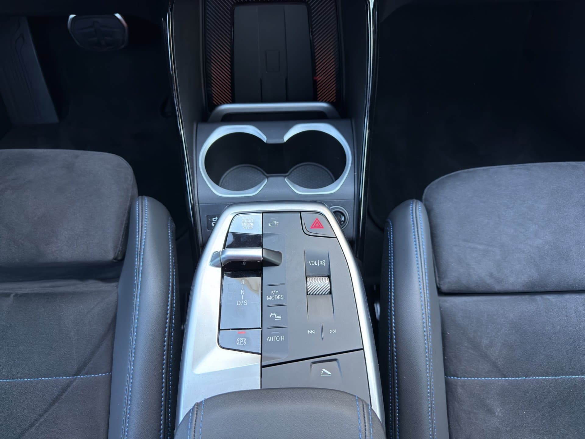 BMW X1 xDrive25e - Thumbnail 23