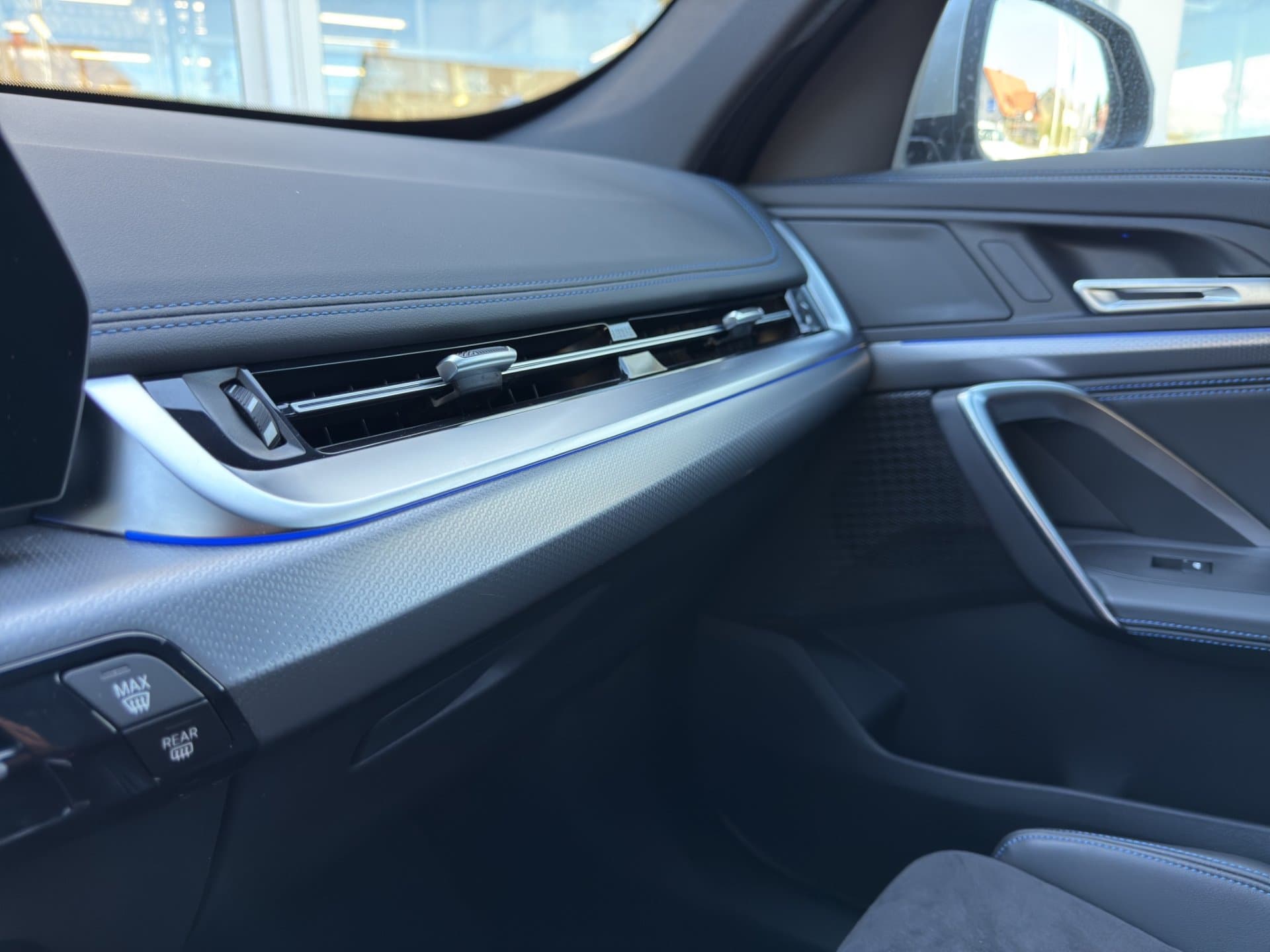 BMW X1 xDrive25e - Thumbnail 24