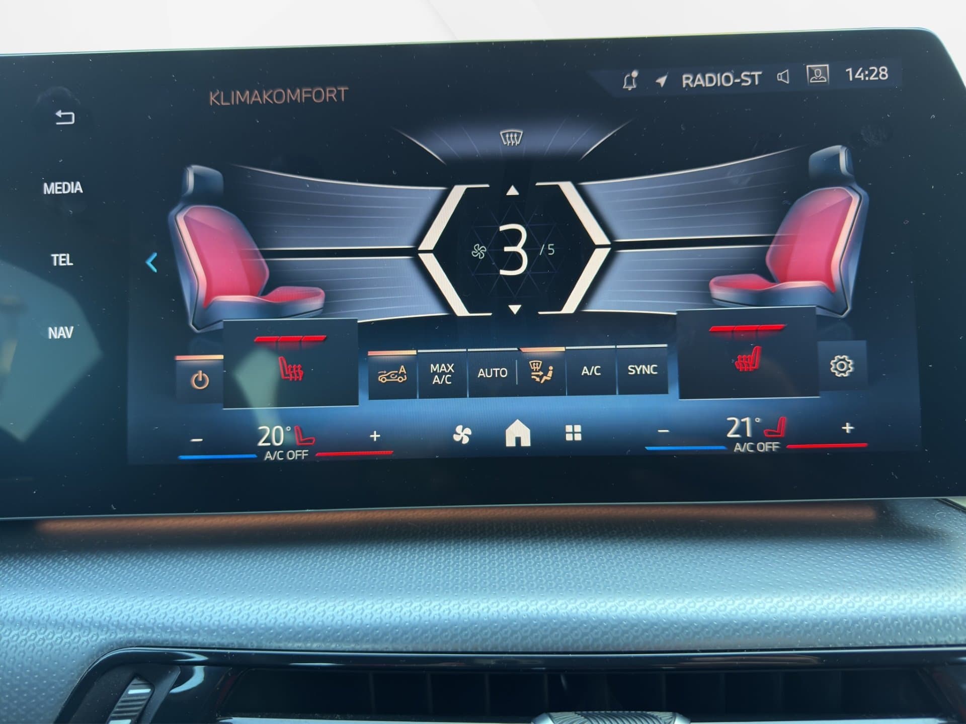 BMW X1 xDrive25e - Thumbnail 25