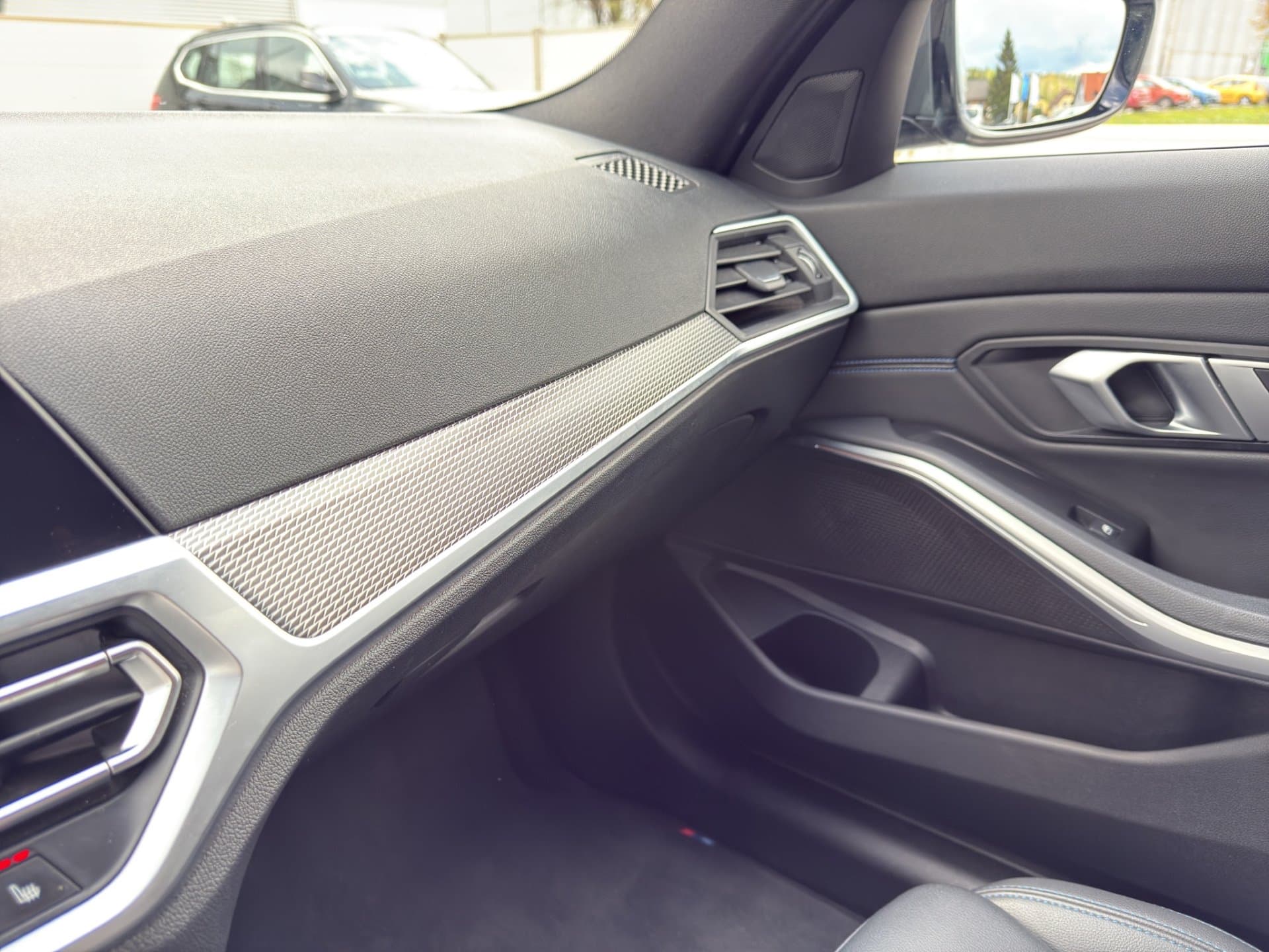 BMW 320d - Thumbnail 22