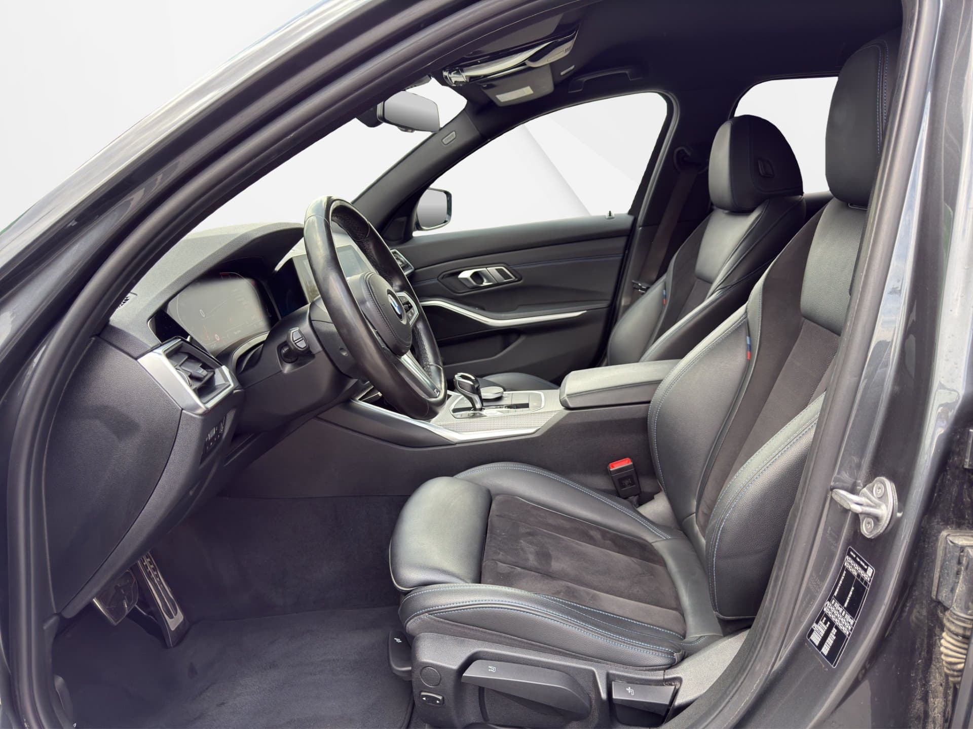 BMW 320d - Thumbnail 9