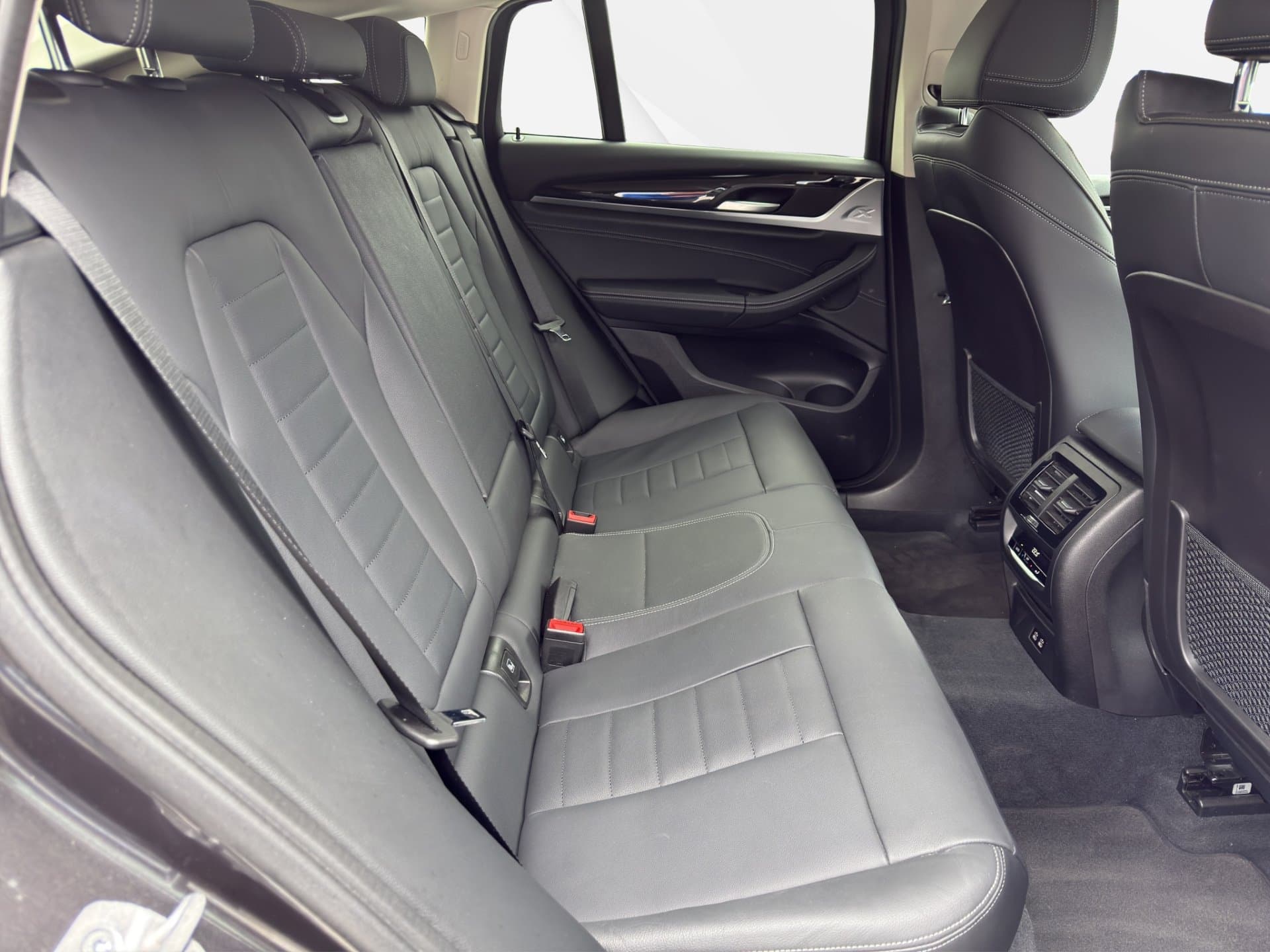 BMW X4 xDrive 20d - Thumbnail 12