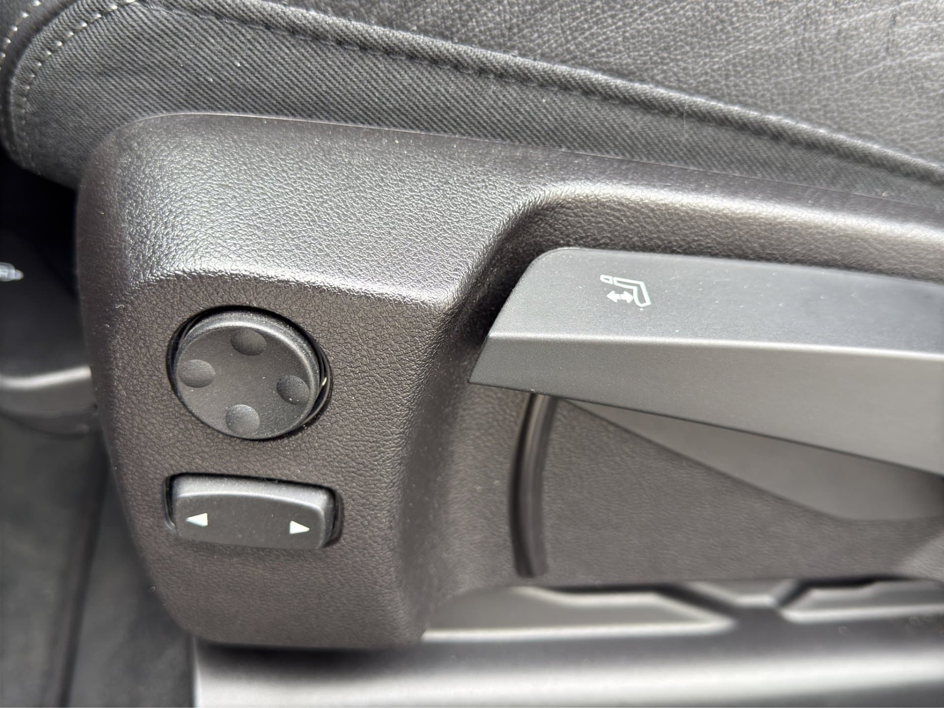 BMW X4 xDrive 20d - Thumbnail 14