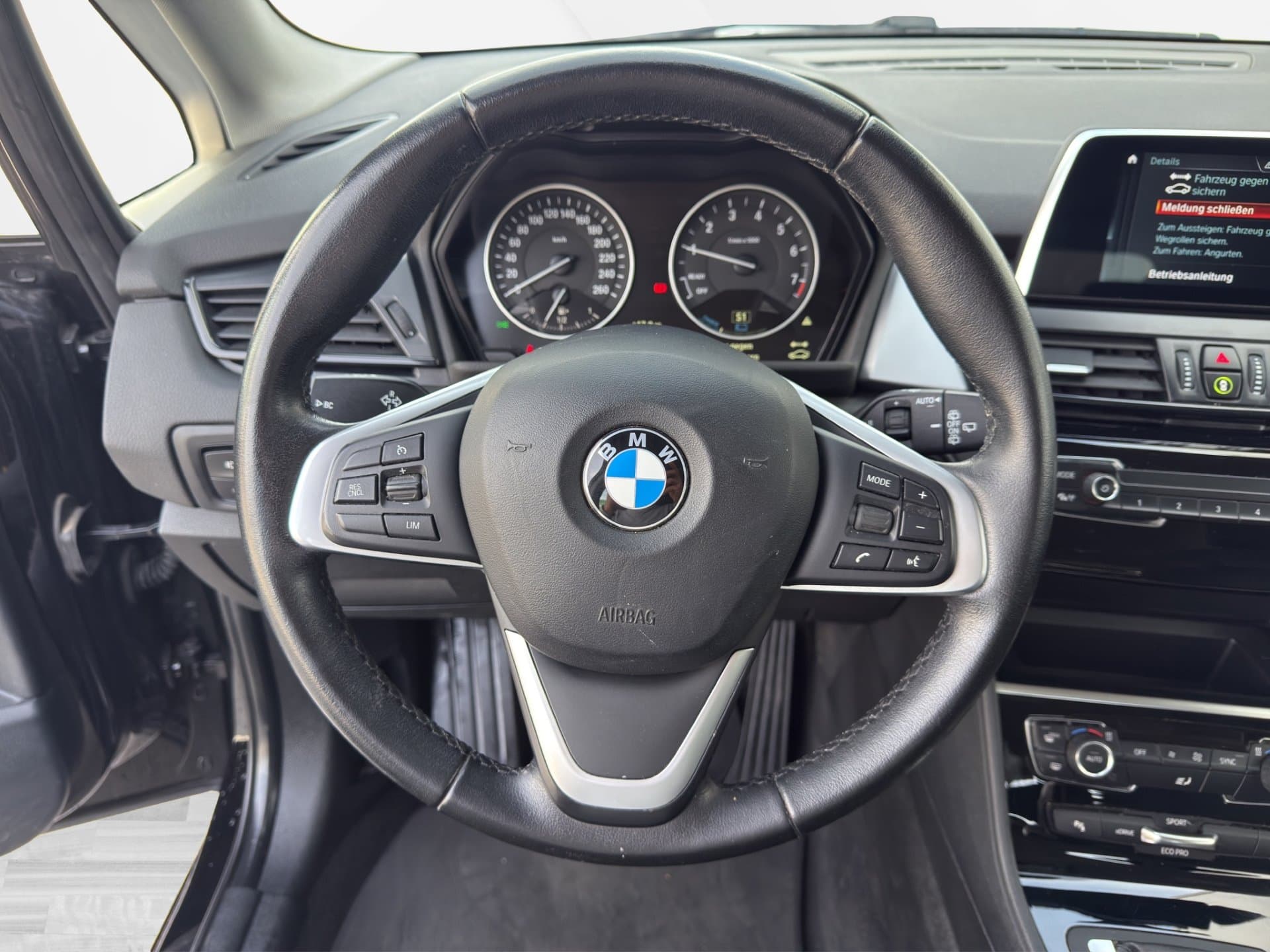 BMW 225xe - Thumbnail 16