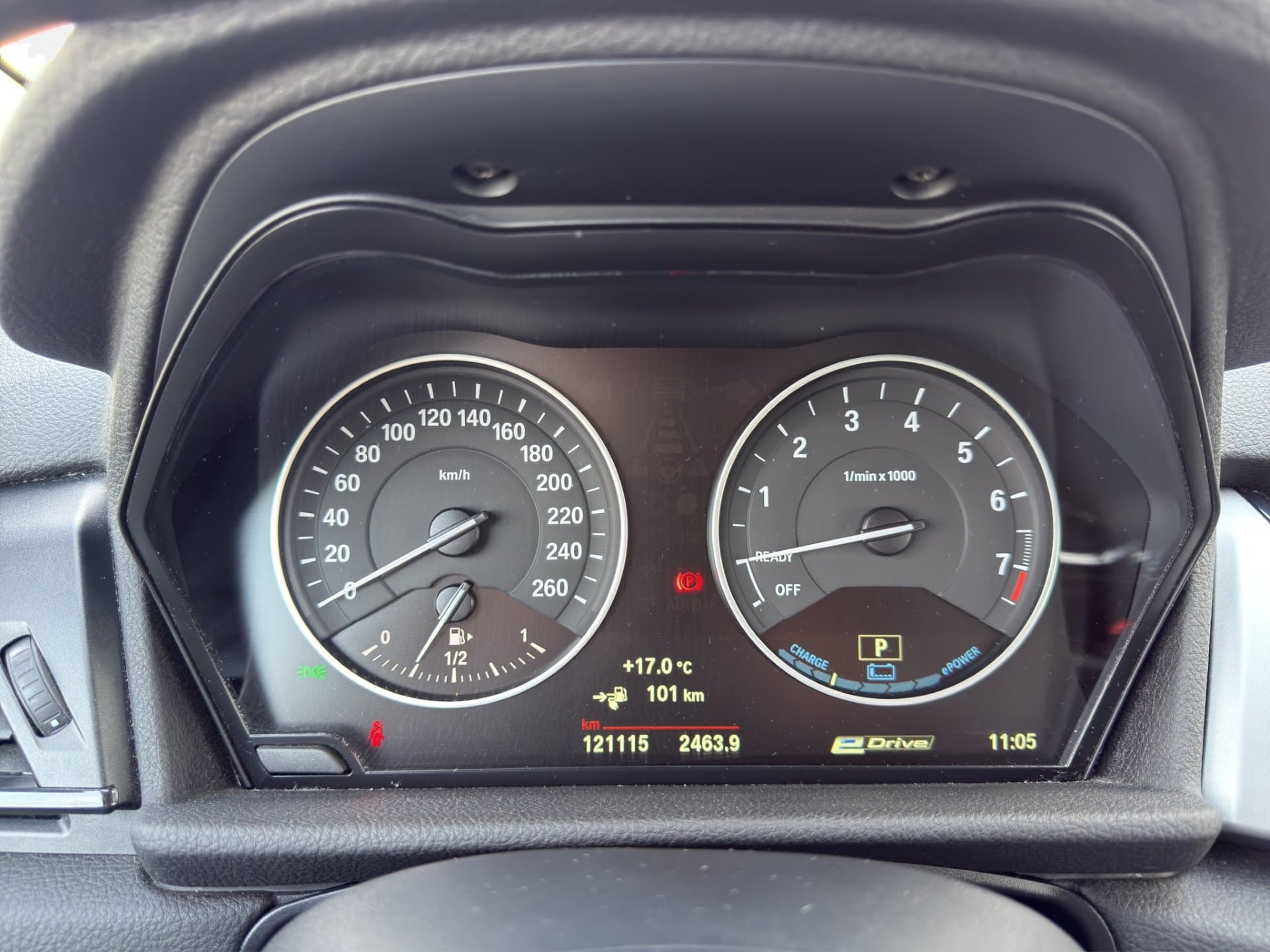BMW 225xe - Thumbnail 17