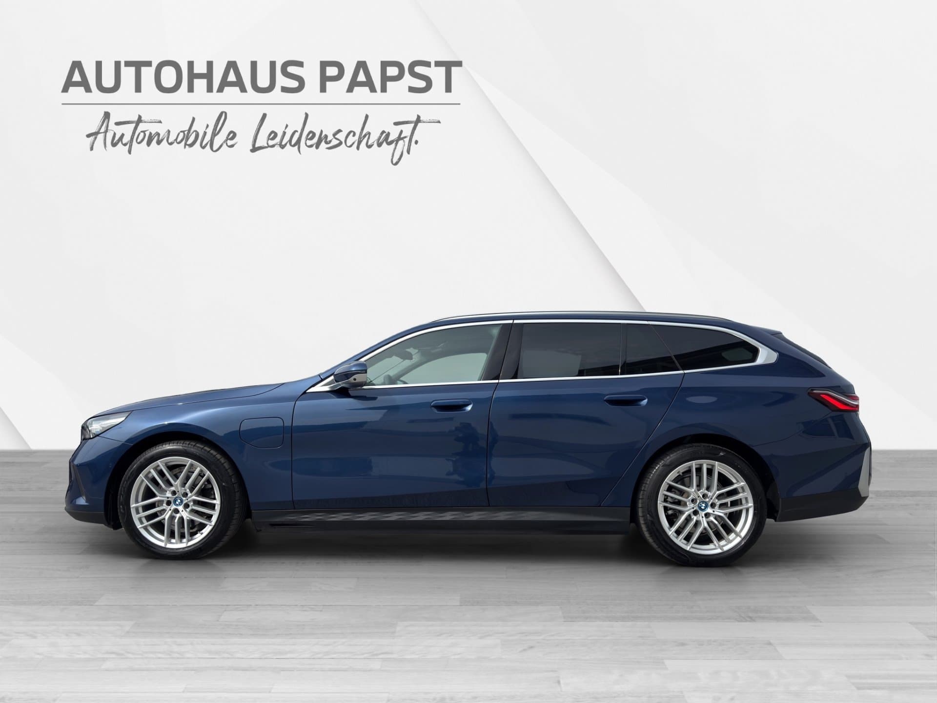 BMW 530e xDrive - Thumbnail 2