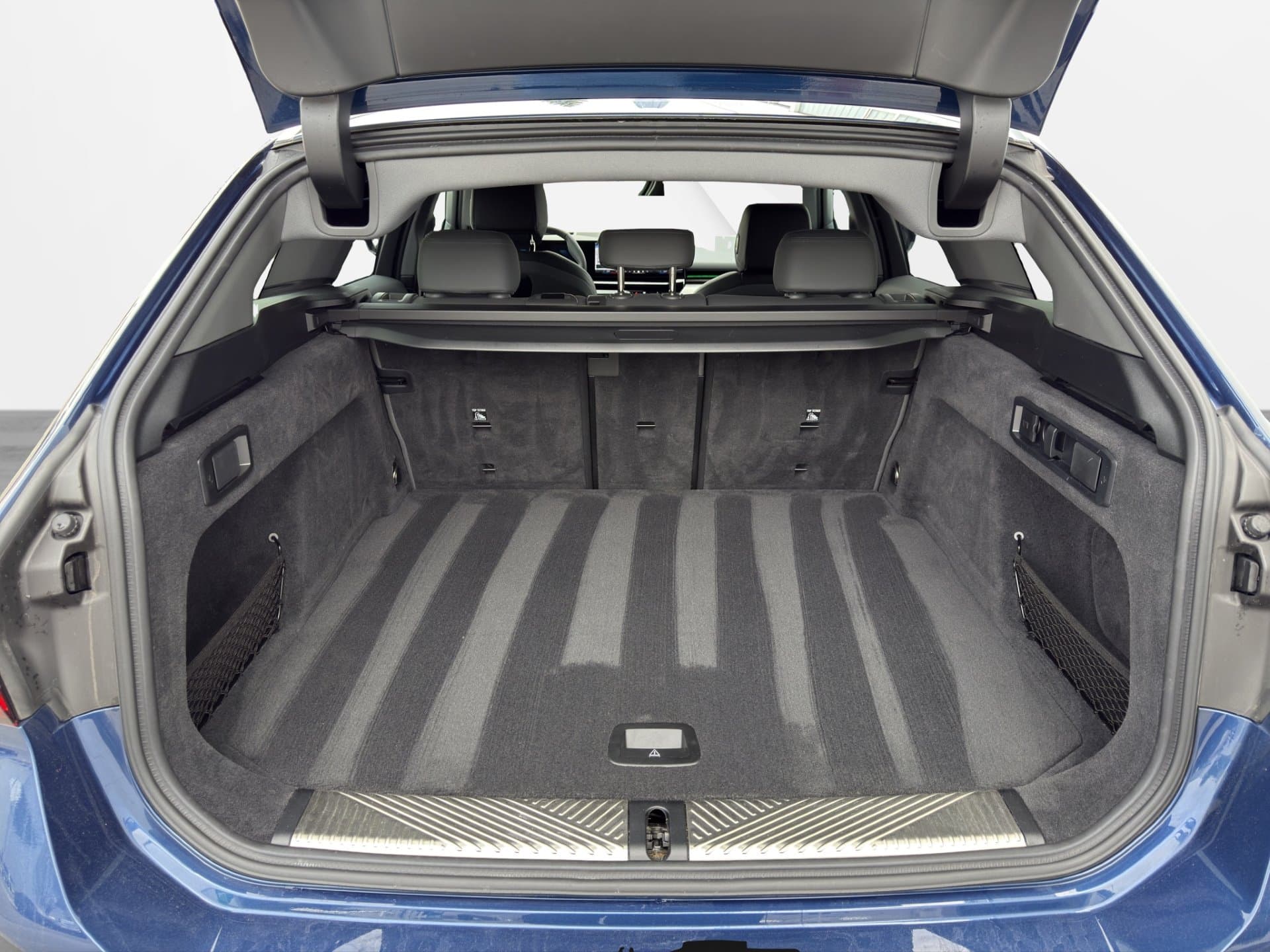 BMW 530e xDrive - Thumbnail 18