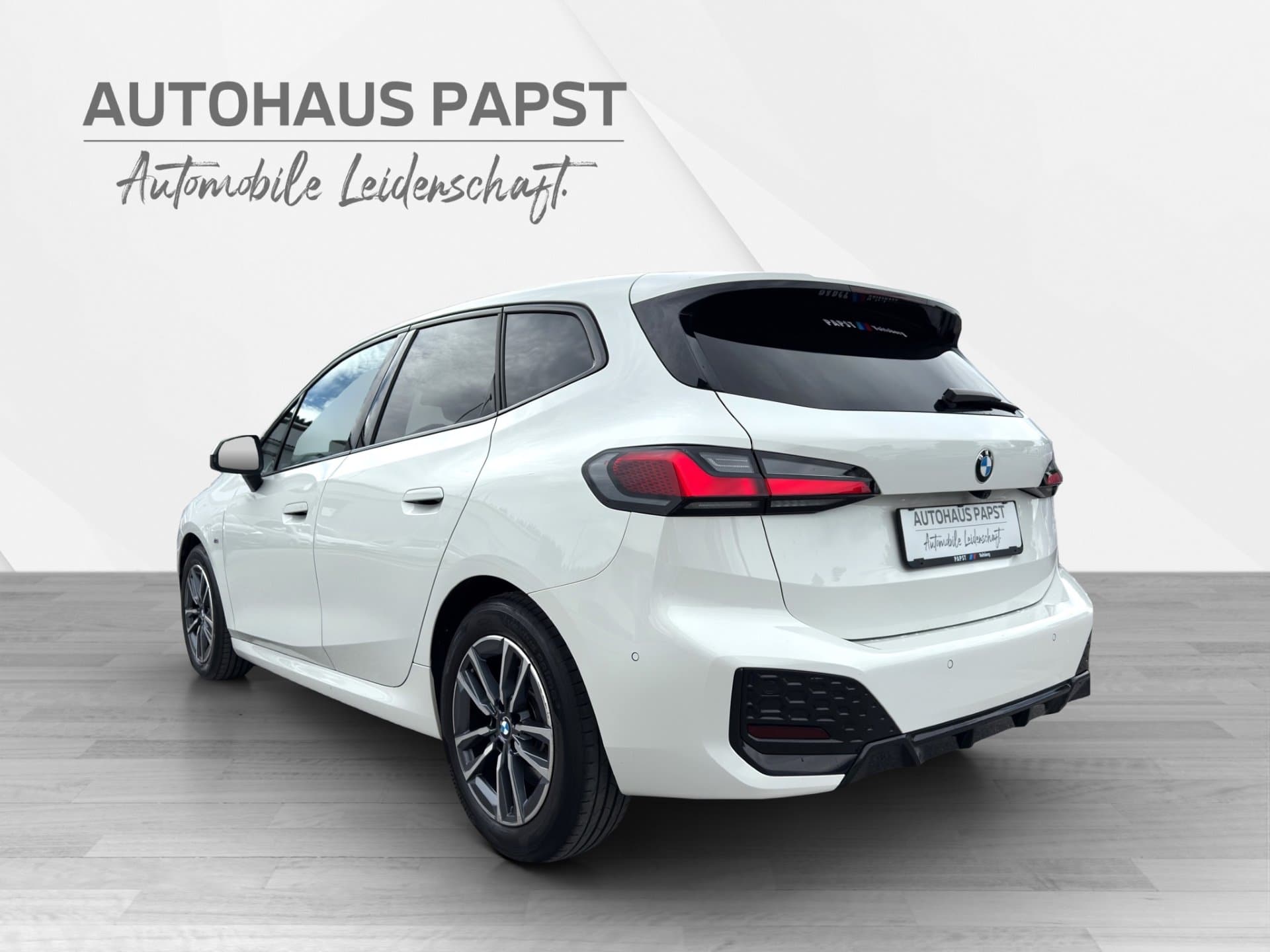 BMW 218d - Thumbnail 3