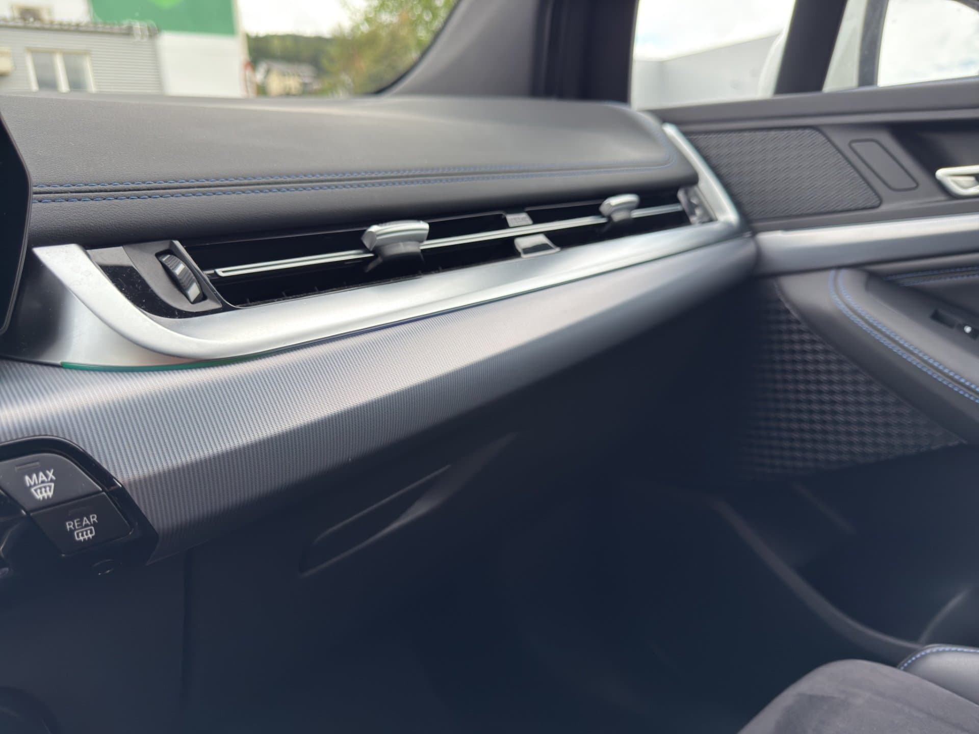 BMW 218d - Thumbnail 24