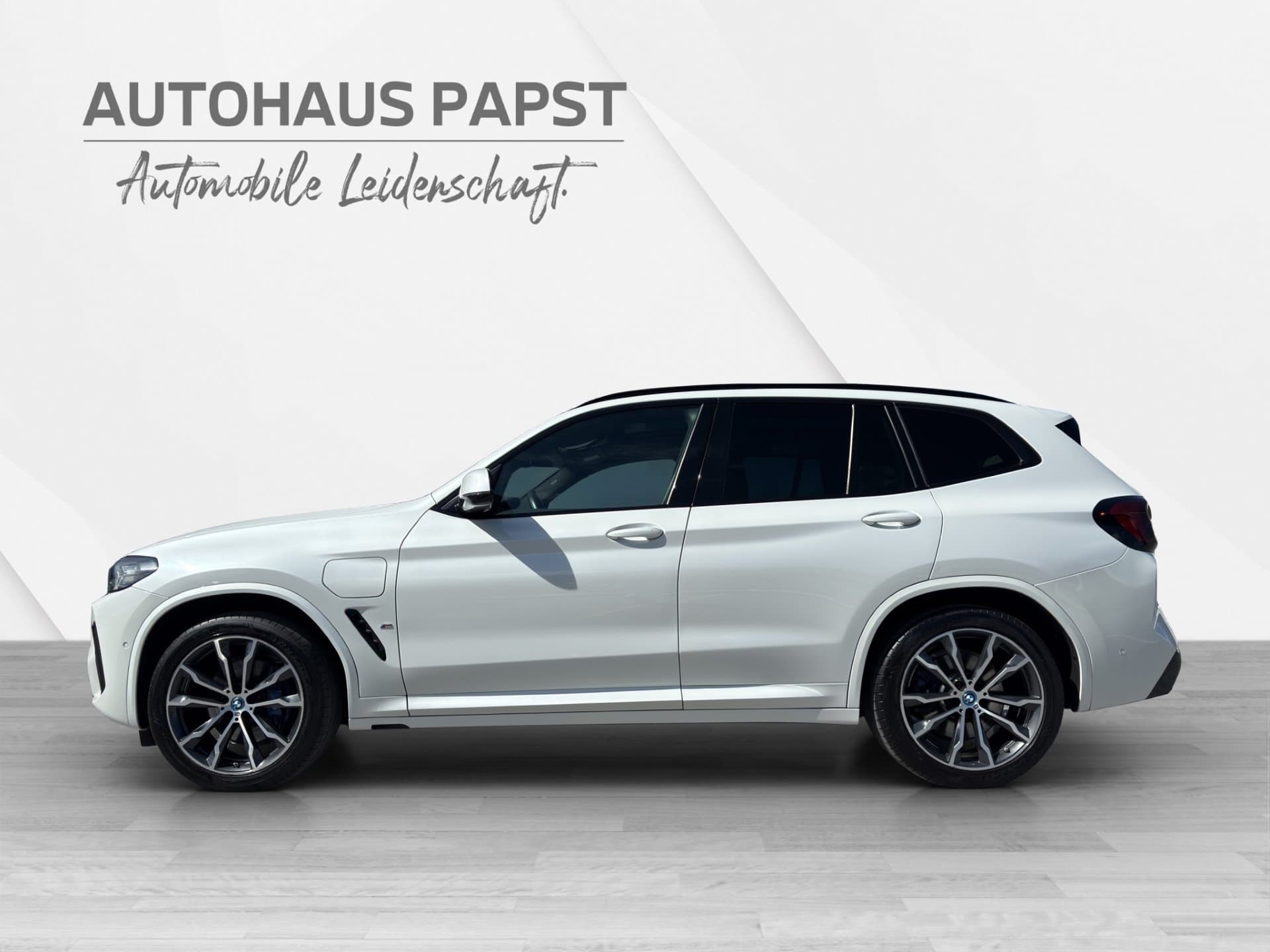 BMW X3 xDrive30e - Thumbnail 2