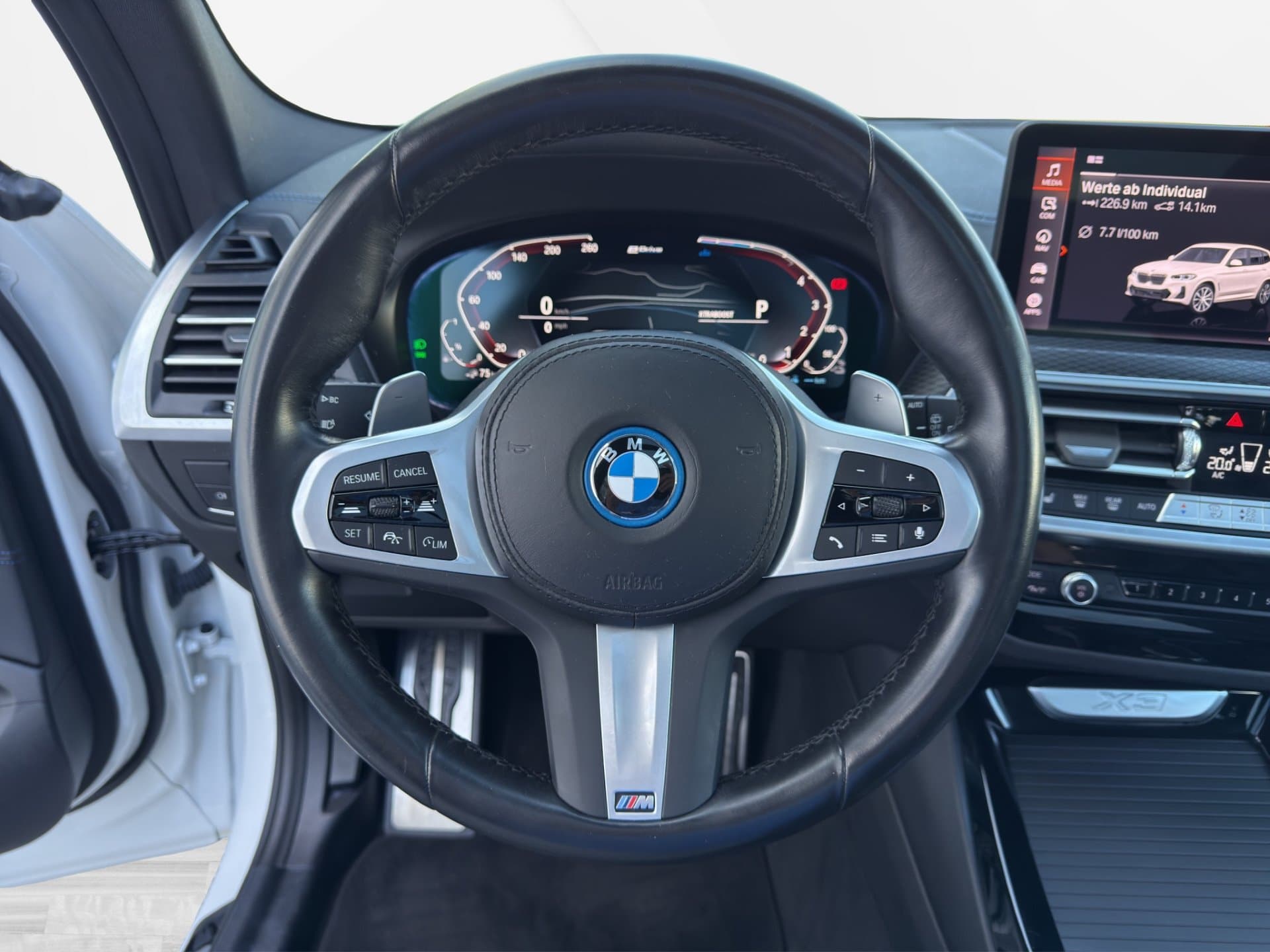 BMW X3 xDrive30e - Thumbnail 18