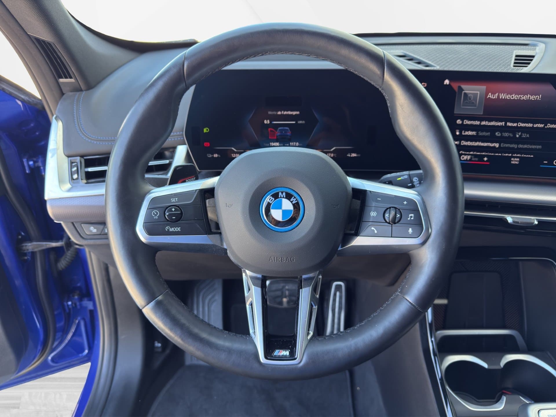 BMW iX1 xDrive30 - Thumbnail 17