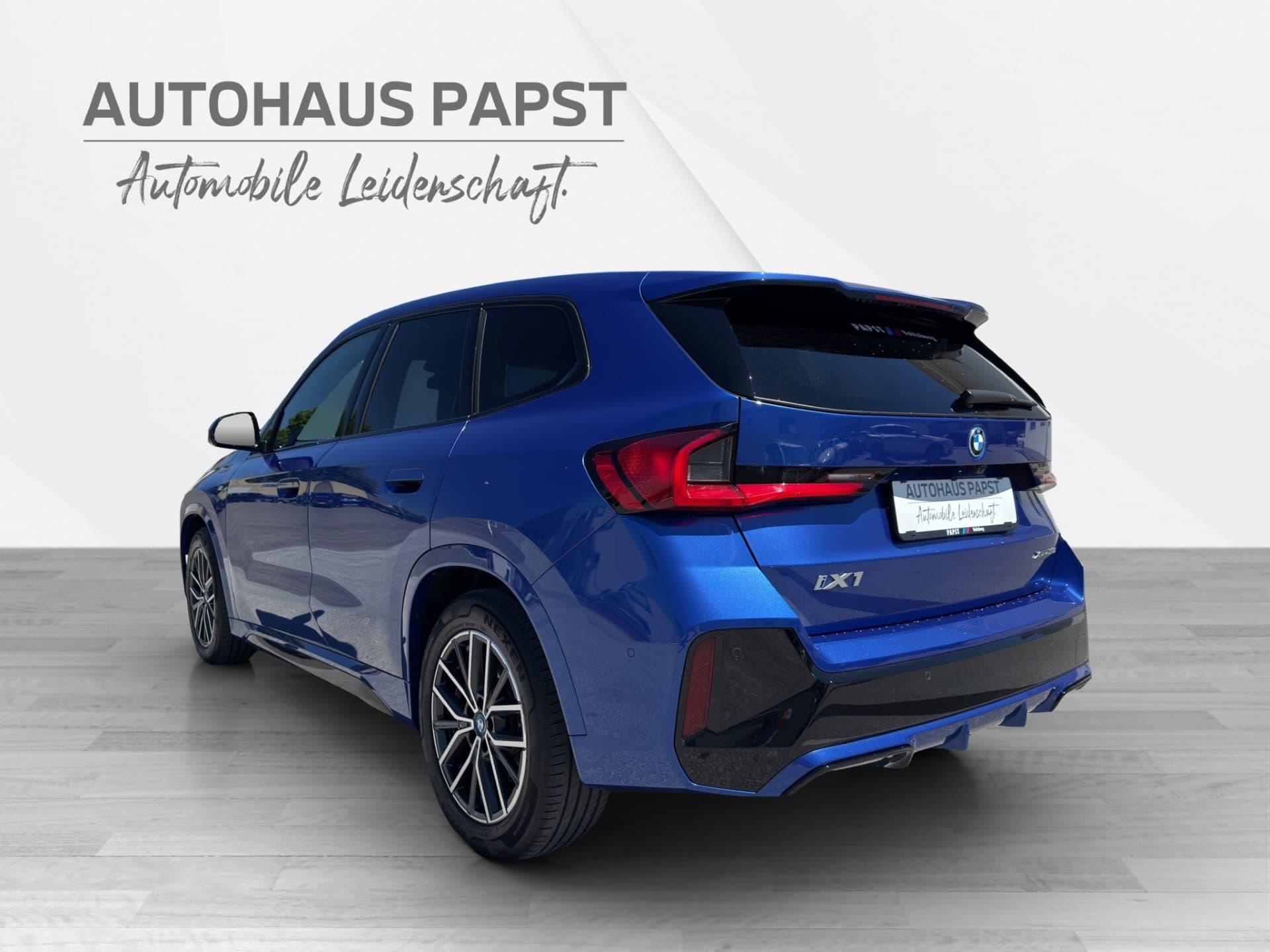 BMW iX1 xDrive30 - Thumbnail 3