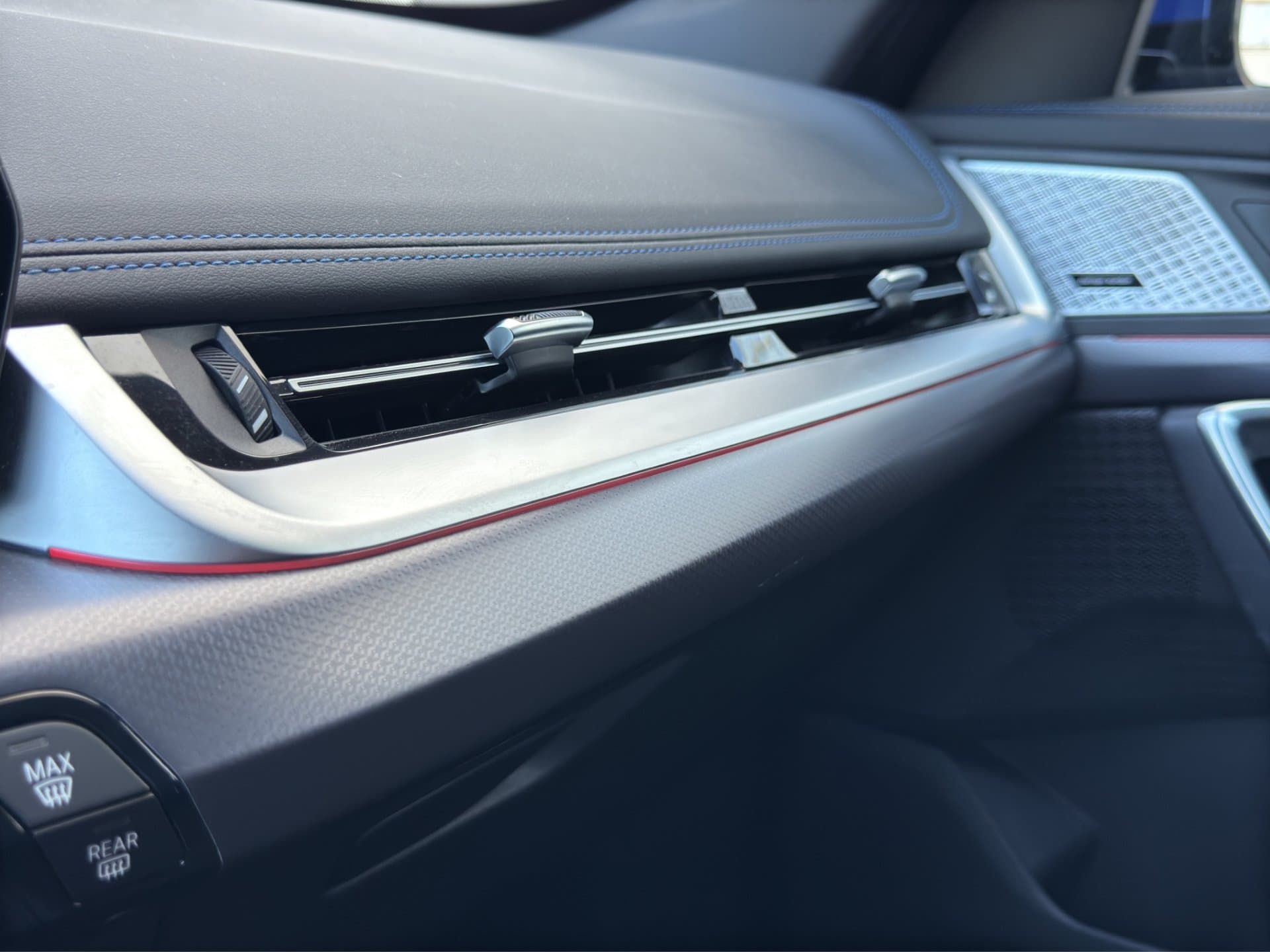 BMW iX1 xDrive30 - Thumbnail 26