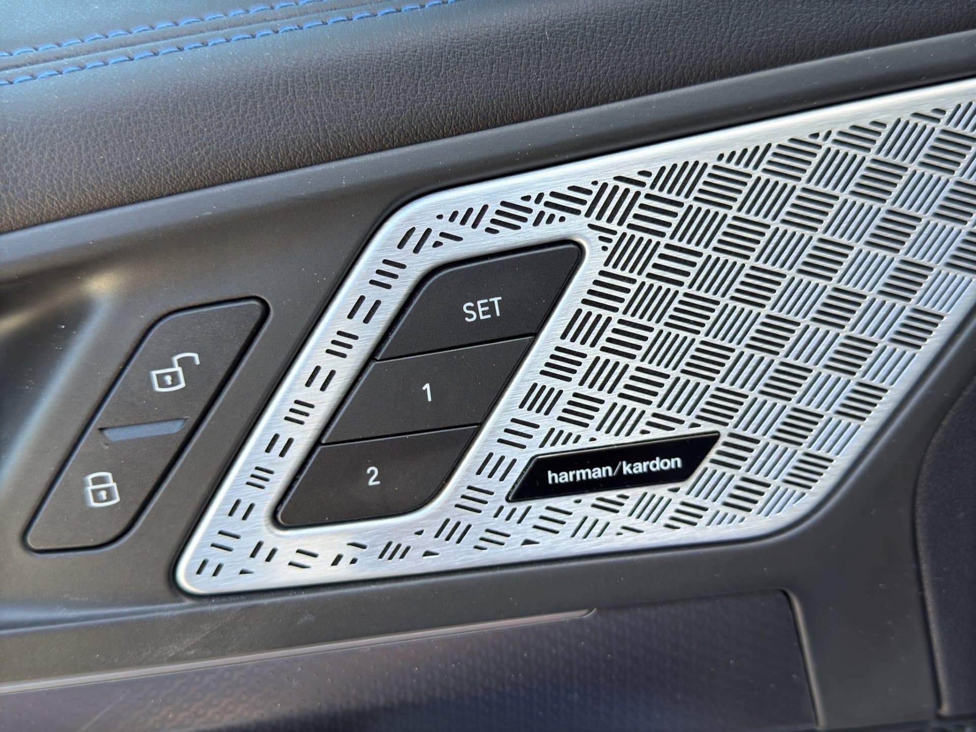 BMW iX1 xDrive30 - Thumbnail 28