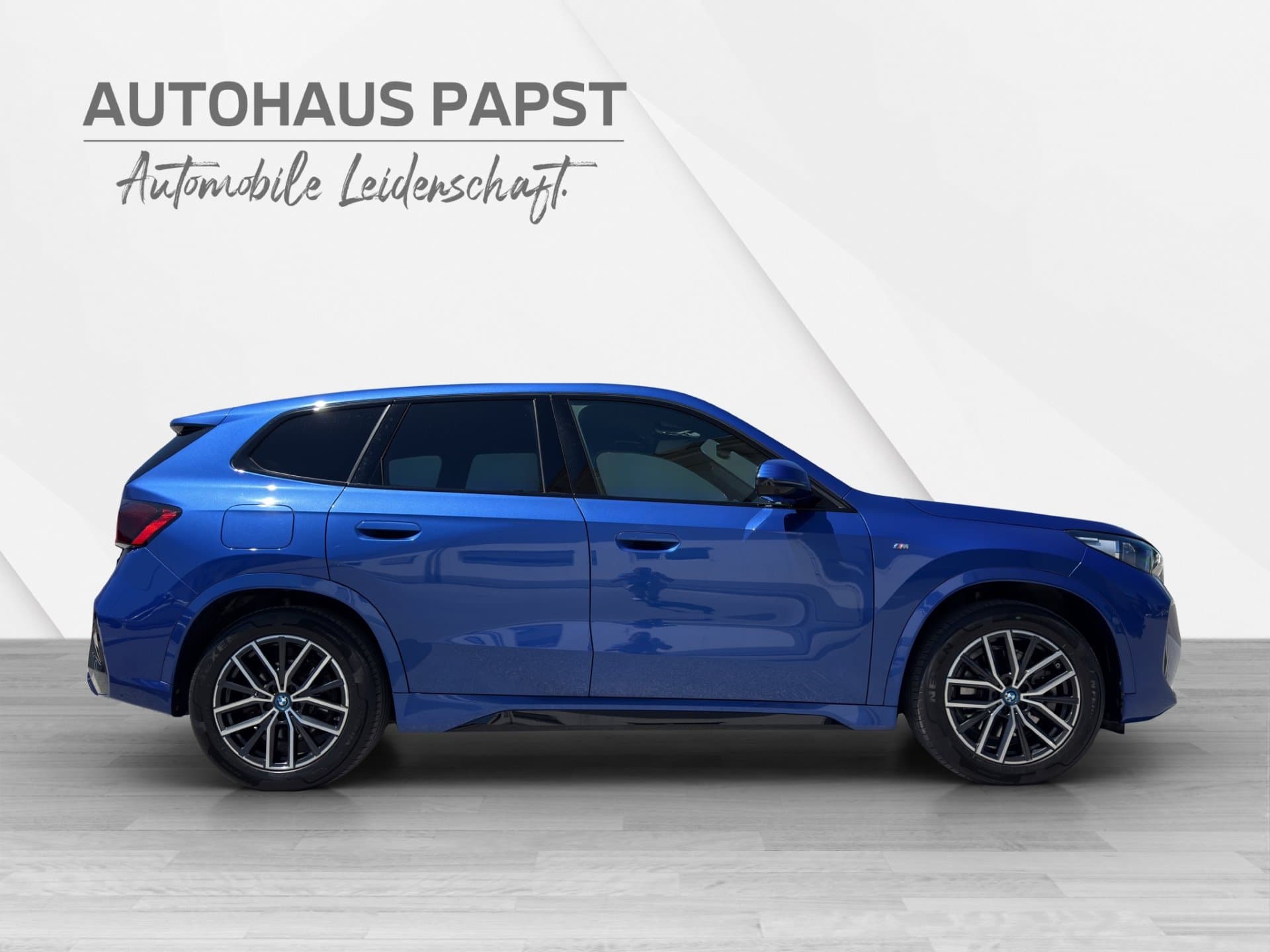 BMW iX1 xDrive30 - Thumbnail 6