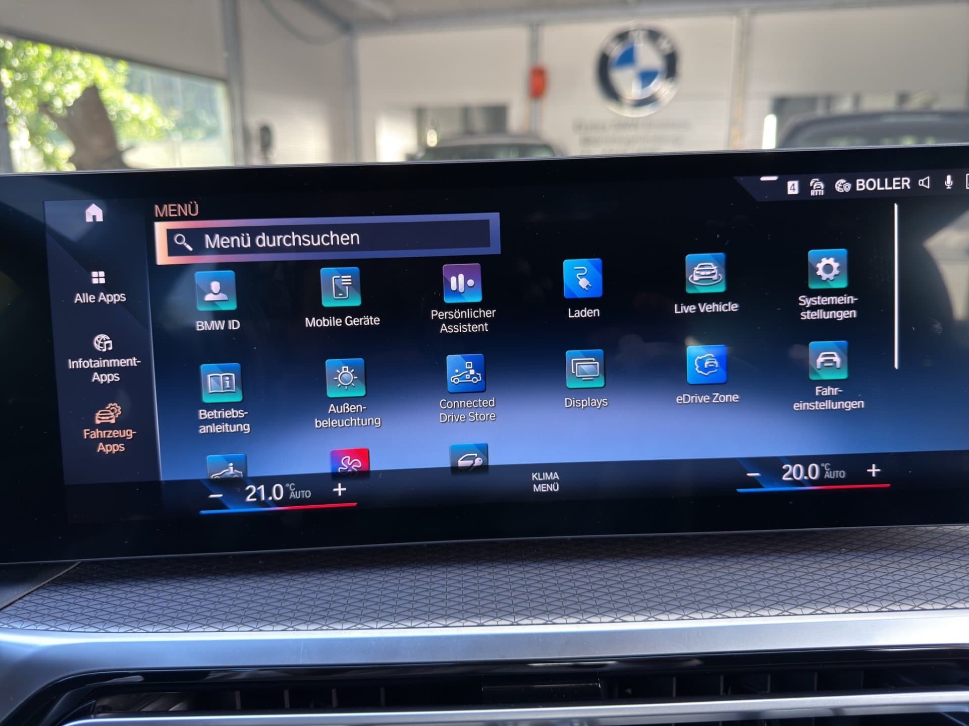 BMW 330e - Thumbnail 33