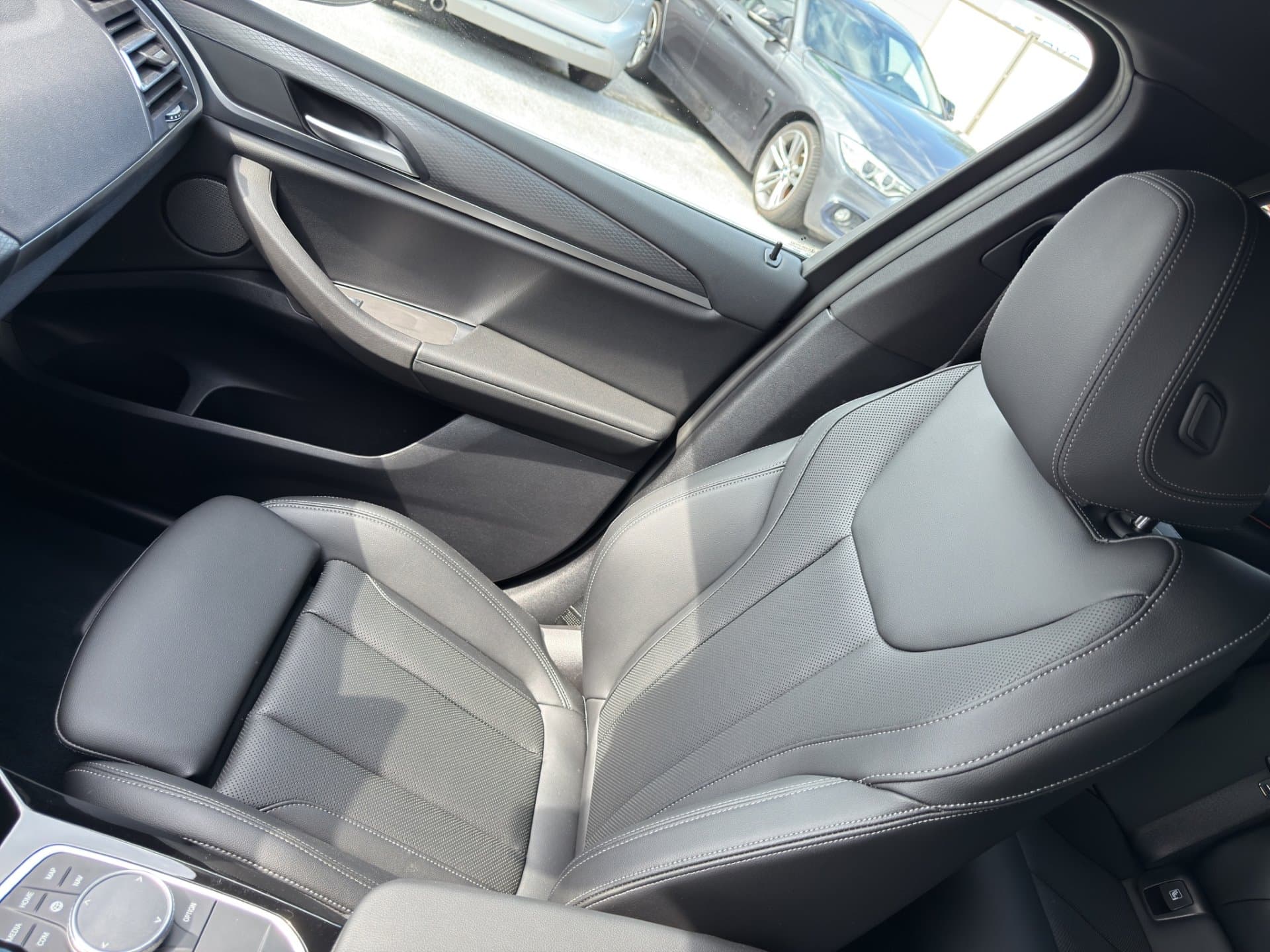 BMW X4 xDrive 20d - Thumbnail 13
