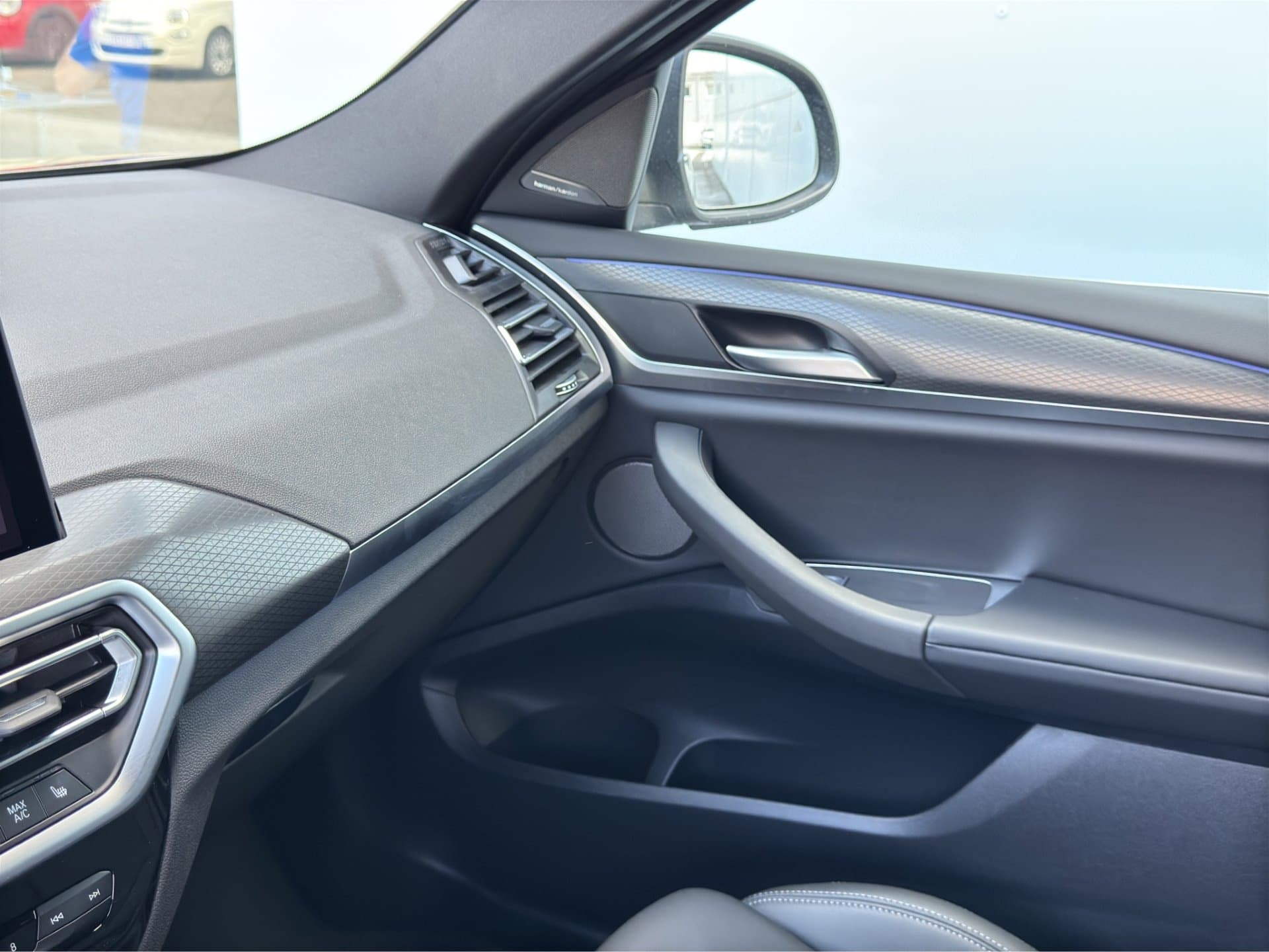 BMW X4 xDrive 20d - Thumbnail 29